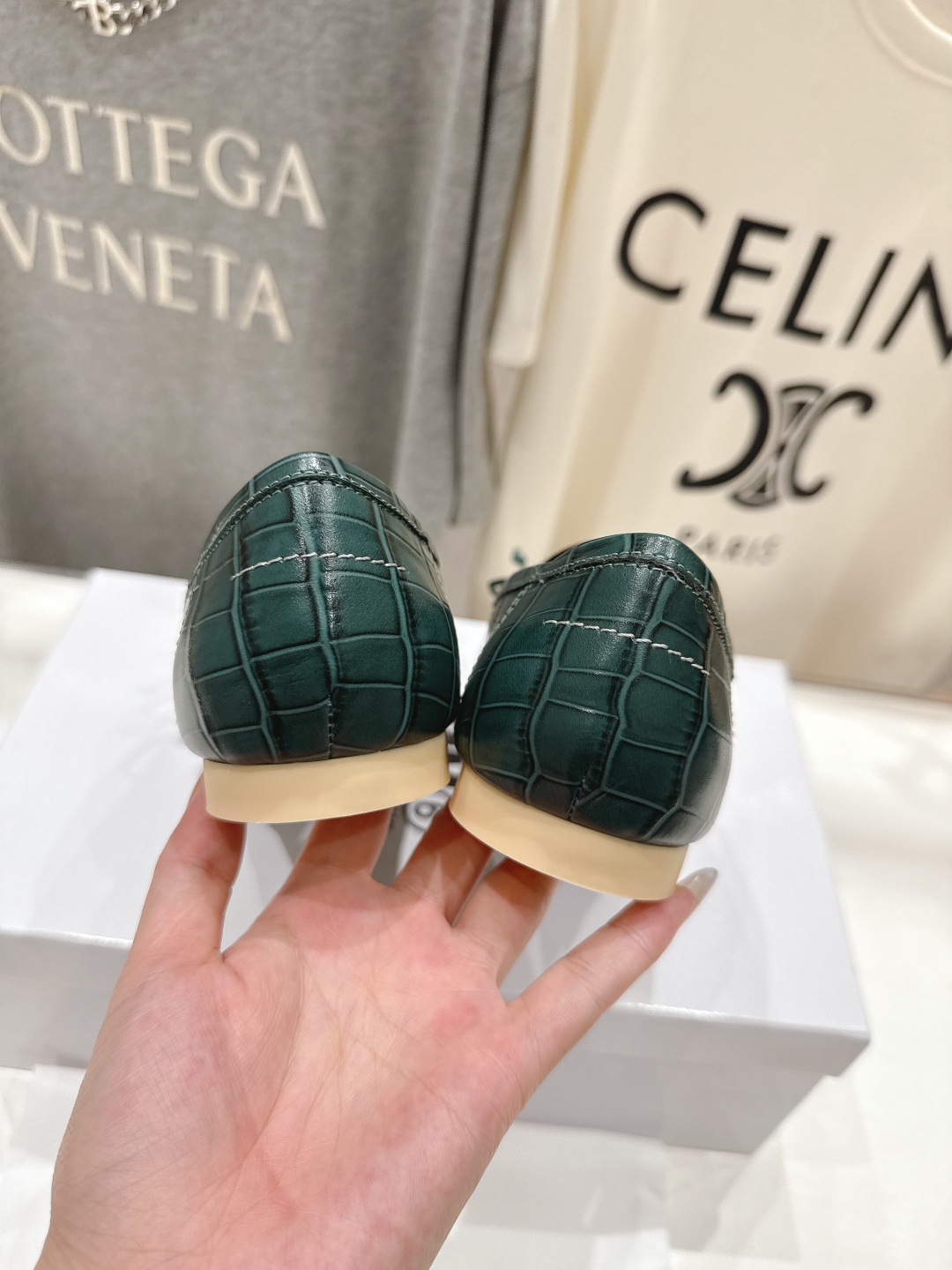 高版本出厂 
  MM6马吉拉2025ss新品最近超级火的方头平底玛丽珍芭蕾舞鞋 
舒适度不用说 肯定会
