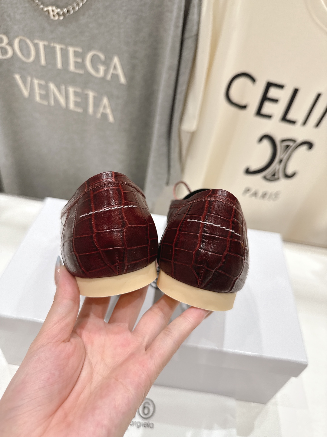高版本出厂 
  MM6马吉拉2025ss新品最近超级火的方头平底玛丽珍芭蕾舞鞋 
舒适度不用说 肯定会