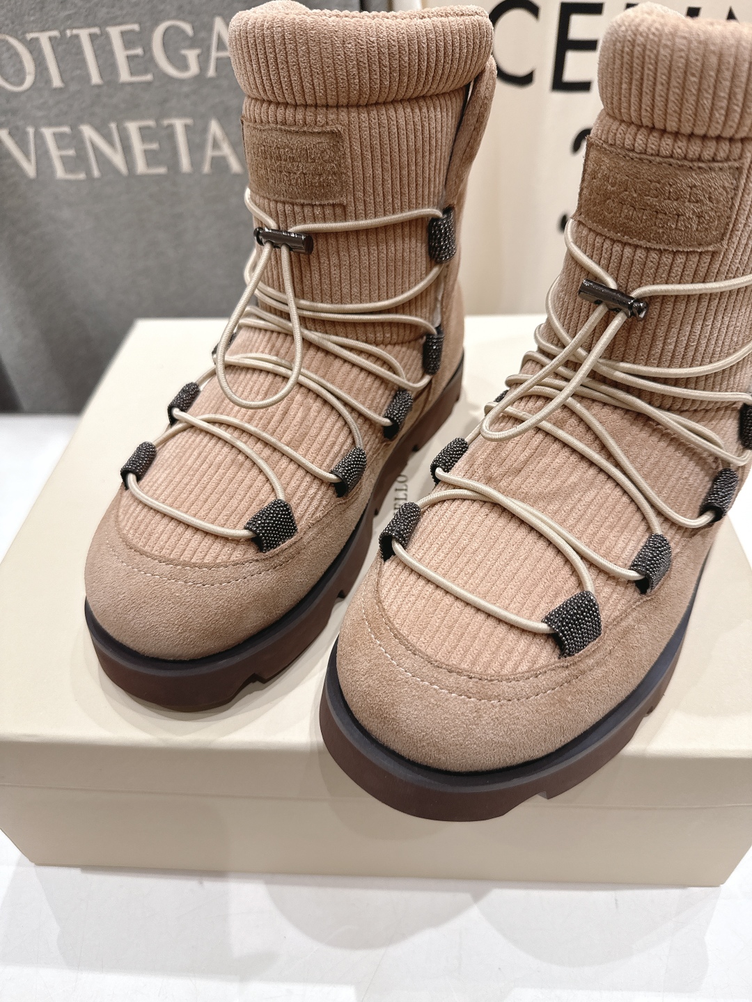 高版本出厂
  Brunello Cucinelli 新款BC秋冬保暖羊毛靴子系列，市场高版本
BC是意