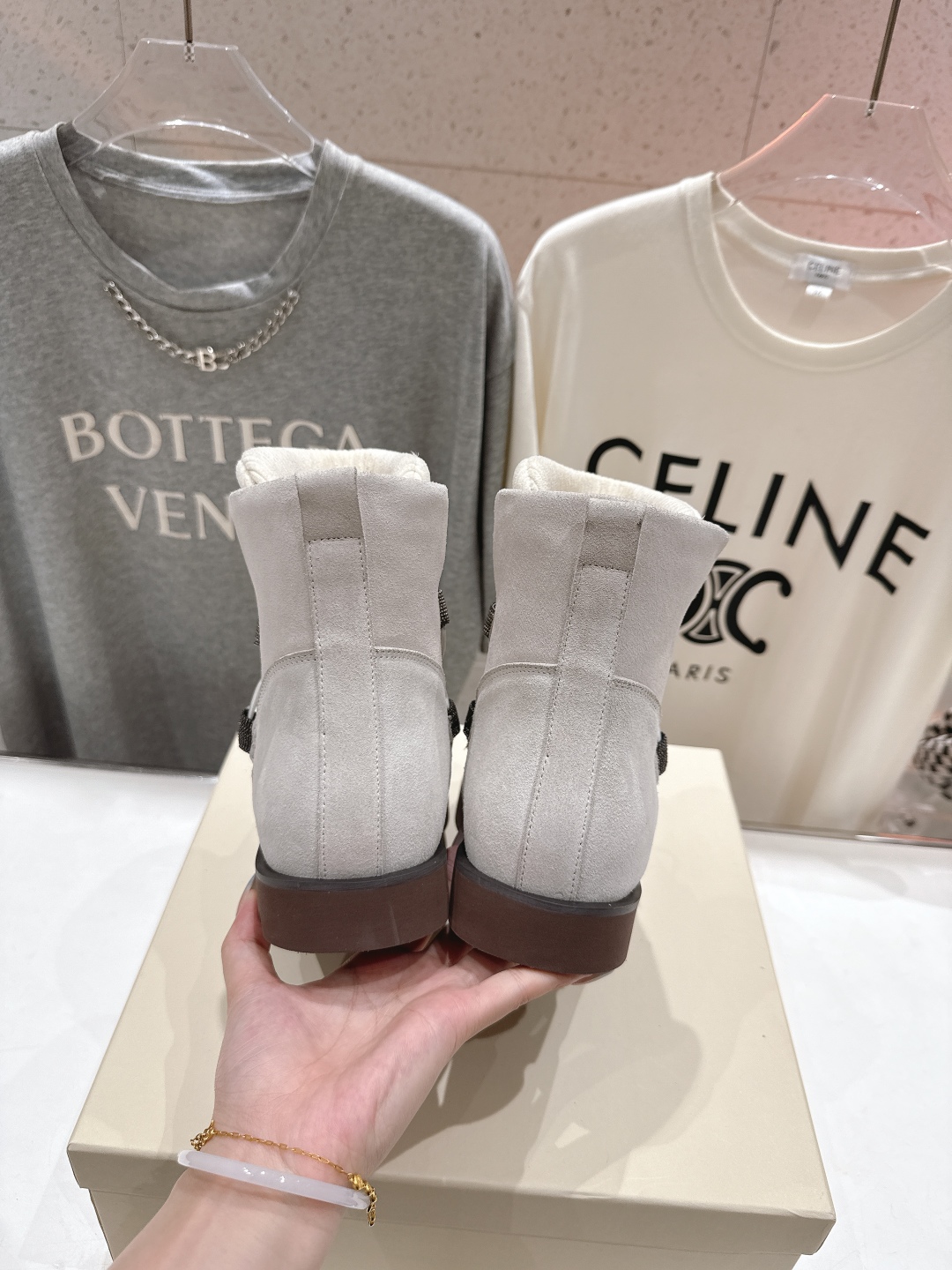 高版本出厂
  Brunello Cucinelli 新款BC秋冬保暖羊毛靴子系列，市场高版本
BC是意