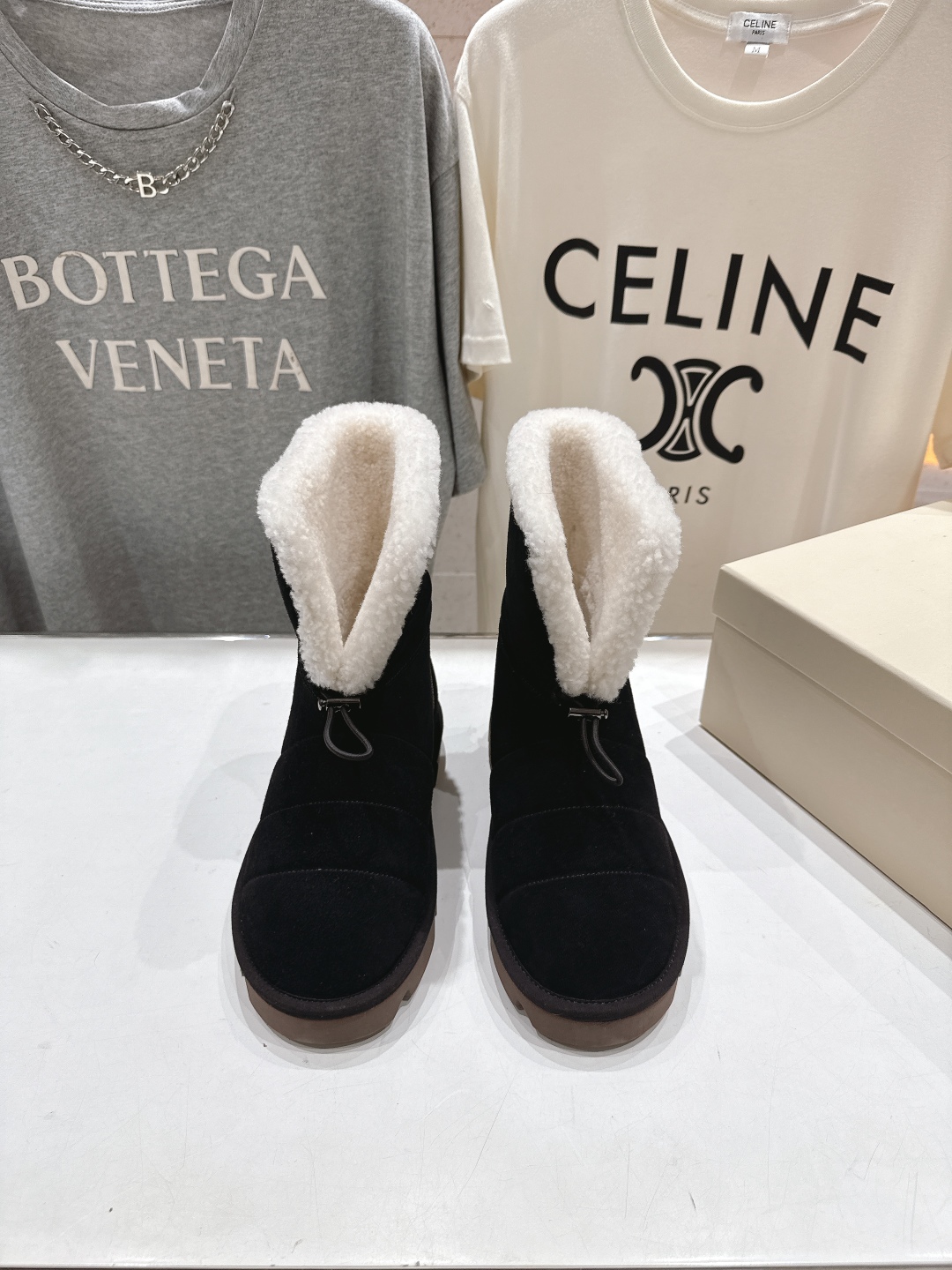 高版本出厂
  Brunello Cucinelli 新款BC秋冬保暖羊毛靴子系列，市场高版本
BC是意