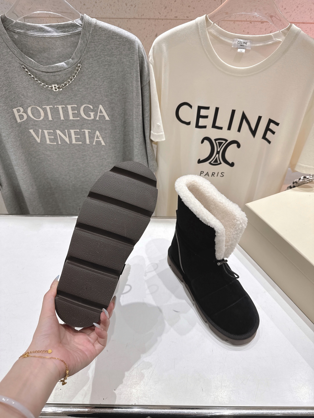 高版本出厂
  Brunello Cucinelli 新款BC秋冬保暖羊毛靴子系列，市场高版本
BC是意