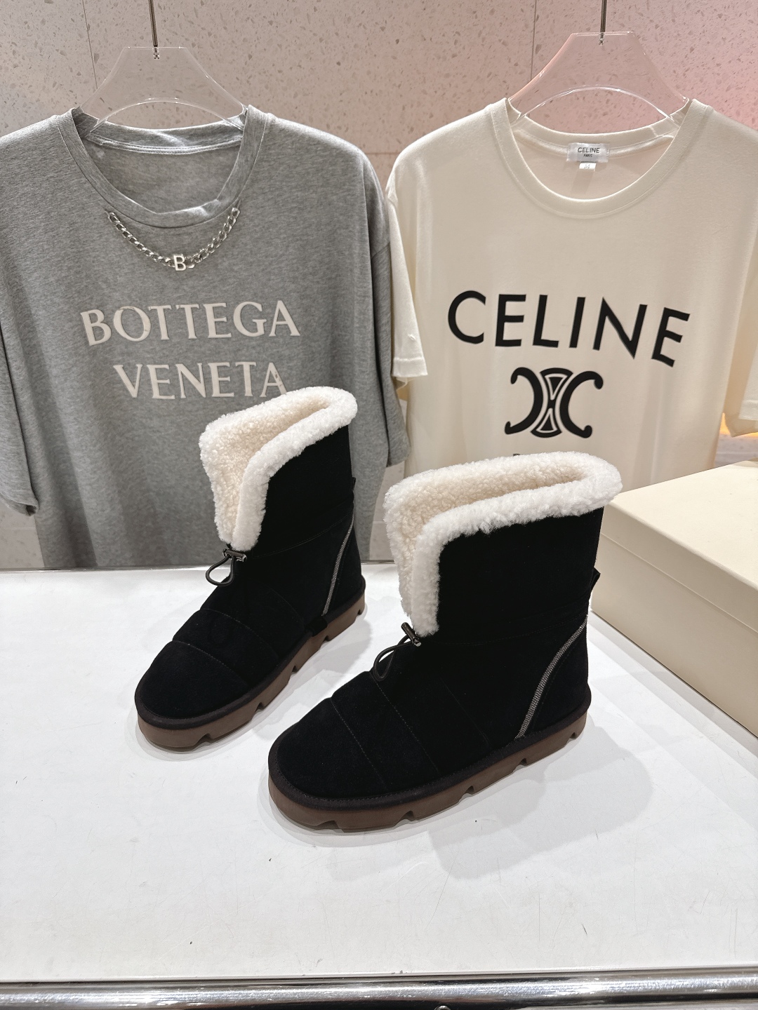 高版本出厂
  Brunello Cucinelli 新款BC秋冬保暖羊毛靴子系列，市场高版本
BC是意