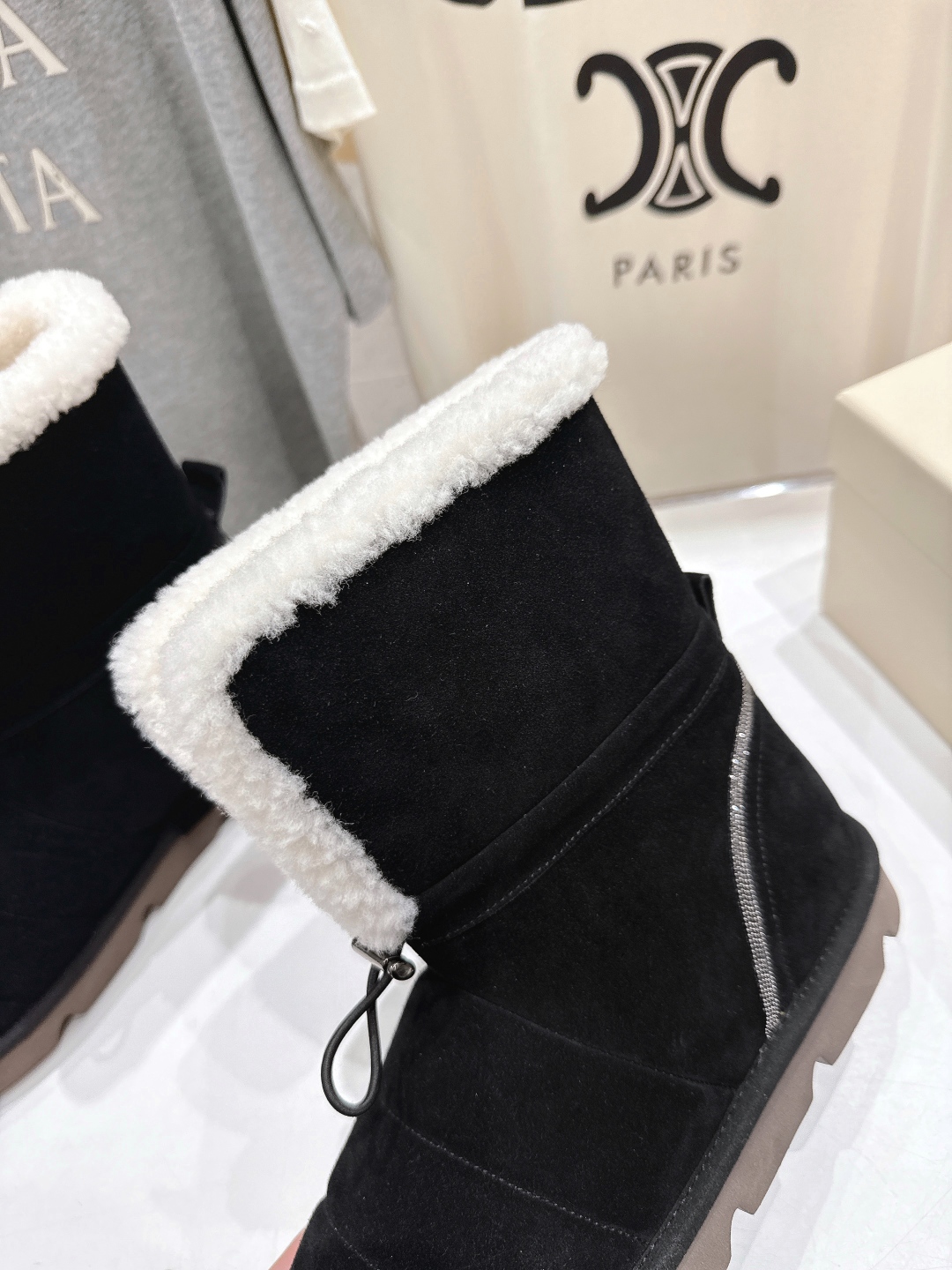 高版本出厂
  Brunello Cucinelli 新款BC秋冬保暖羊毛靴子系列，市场高版本
BC是意