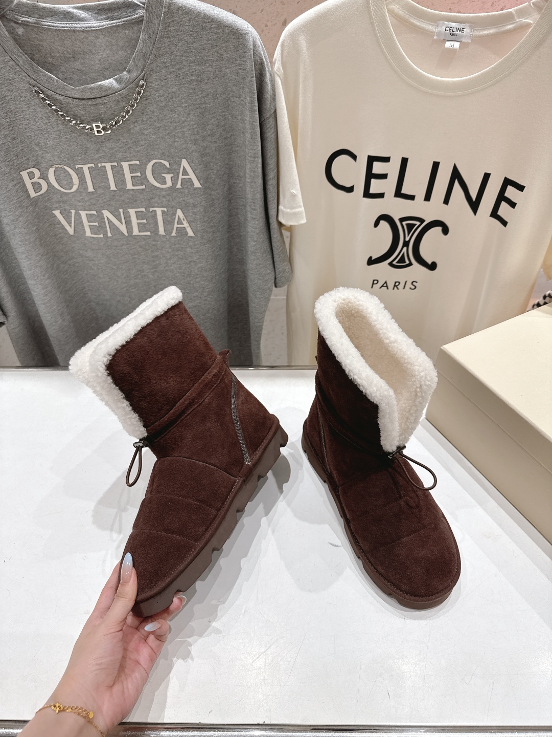 高版本出厂
  Brunello Cucinelli 新款BC秋冬保暖羊毛靴子系列，市场高版本
BC是意