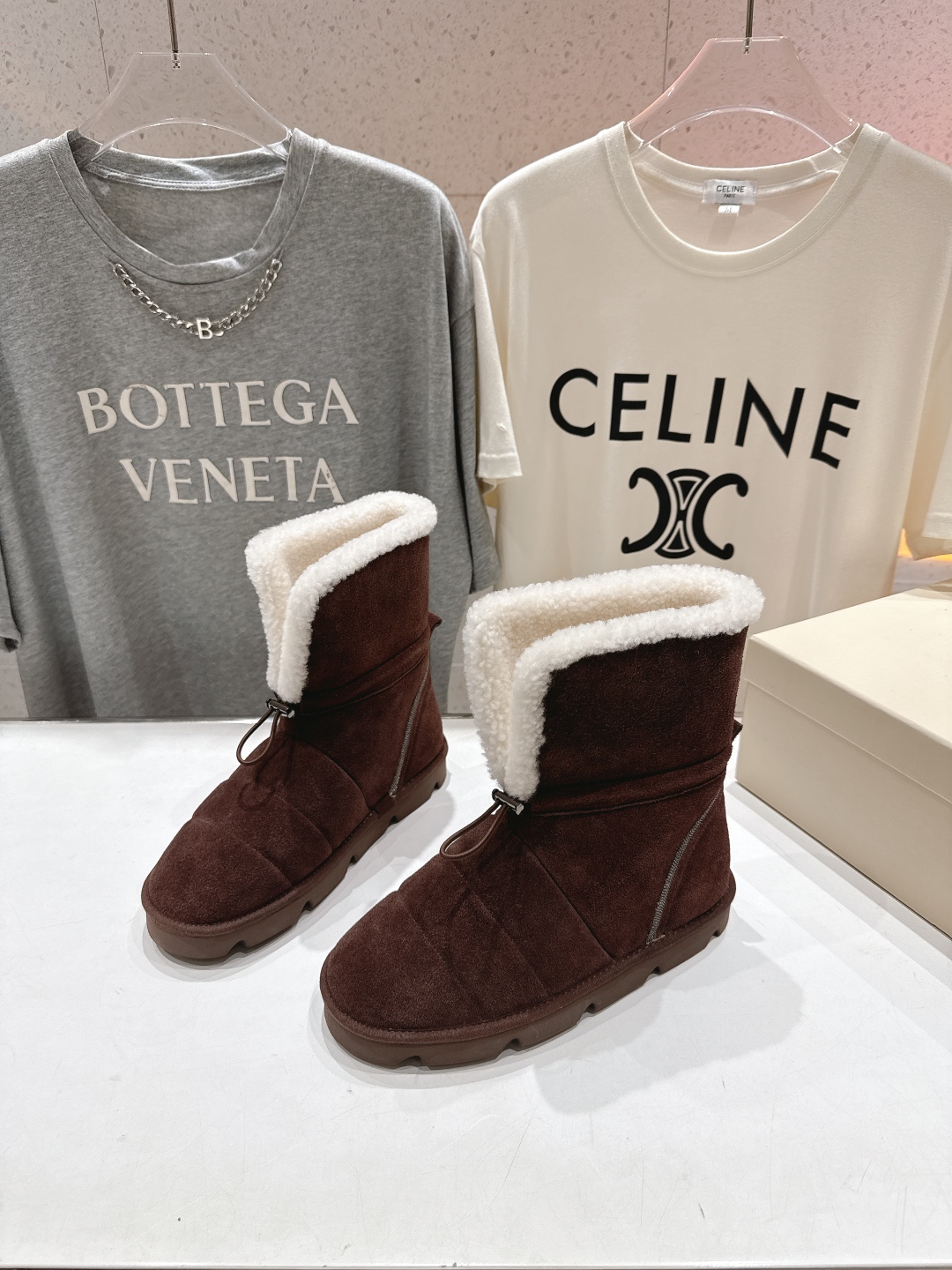 高版本出厂
  Brunello Cucinelli 新款BC秋冬保暖羊毛靴子系列，市场高版本
BC是意