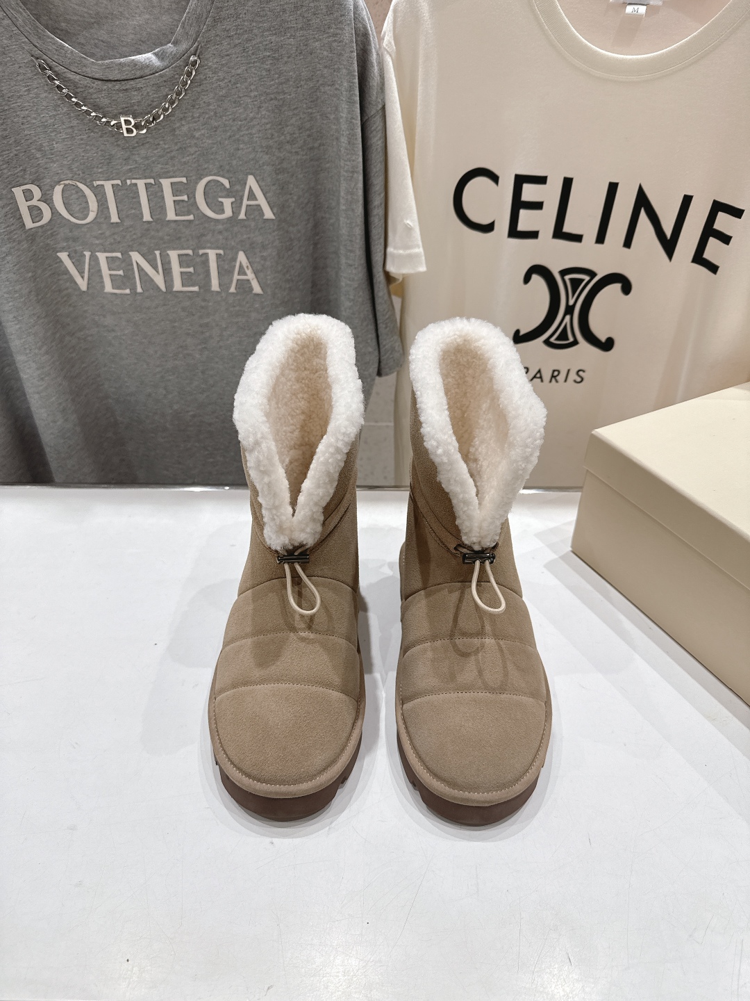 高版本出厂
  Brunello Cucinelli 新款BC秋冬保暖羊毛靴子系列，市场高版本
BC是意