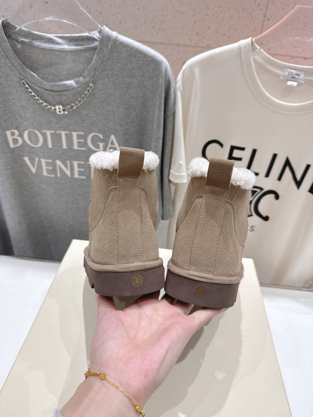 高版本出厂
  Brunello Cucinelli 新款BC秋冬保暖羊毛靴子短靴系列，市场高版本
BC