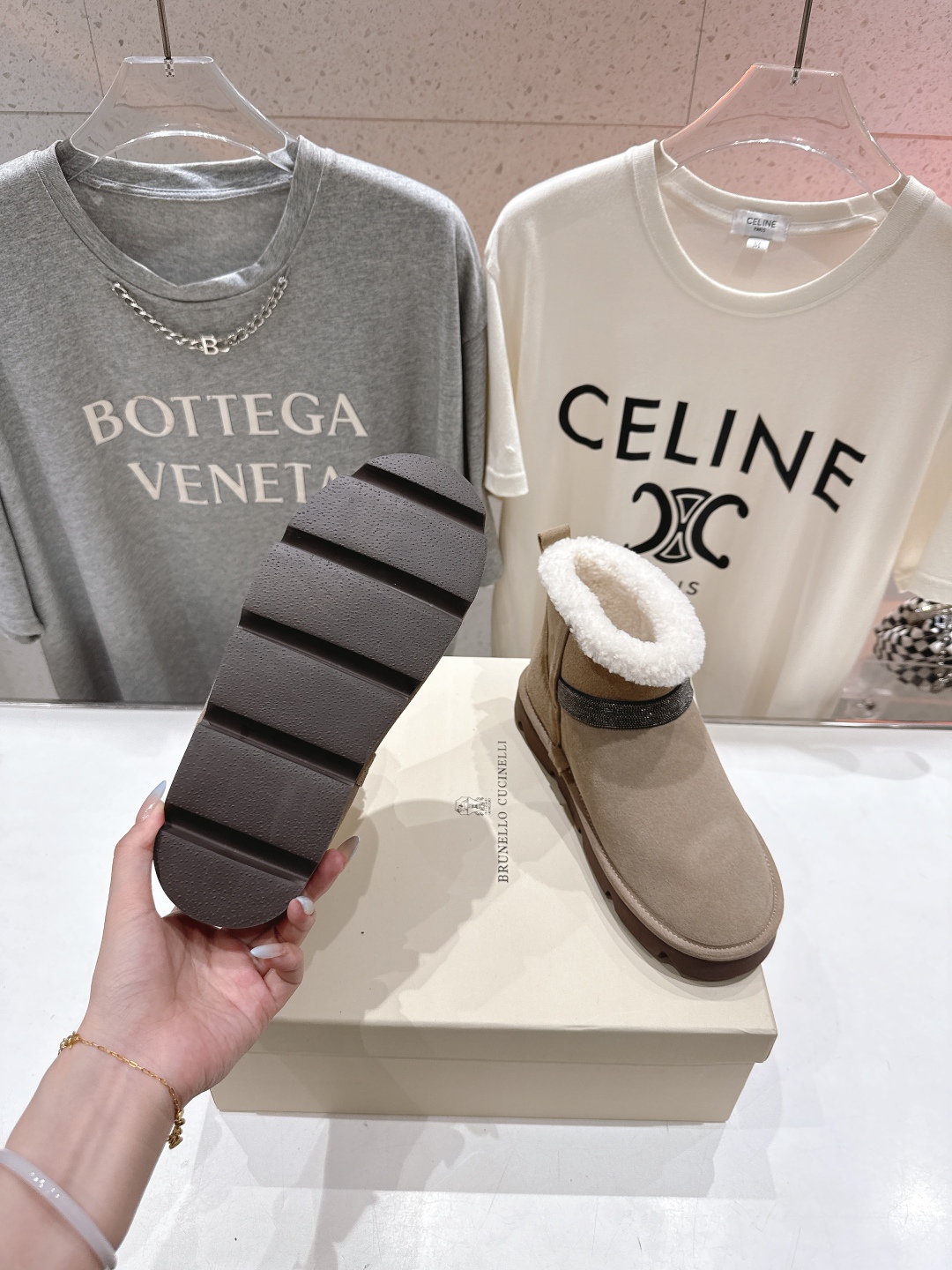 高版本出厂
  Brunello Cucinelli 新款BC秋冬保暖羊毛靴子短靴系列，市场高版本
BC