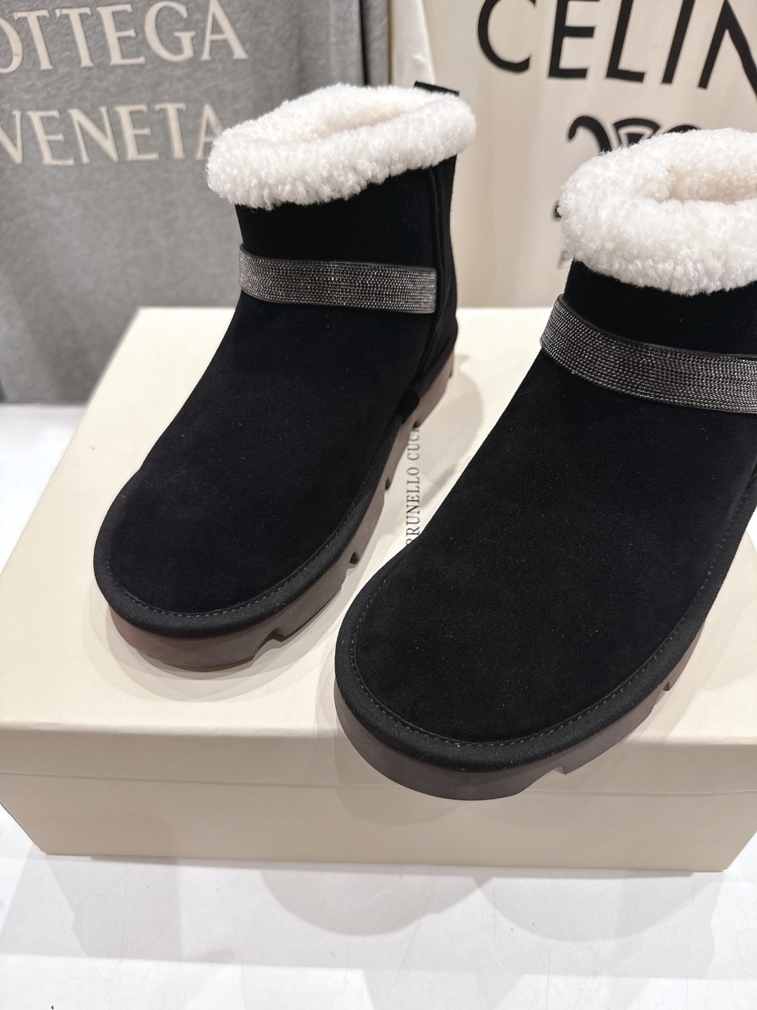 高版本出厂
  Brunello Cucinelli 新款BC秋冬保暖羊毛靴子短靴系列，市场高版本
BC