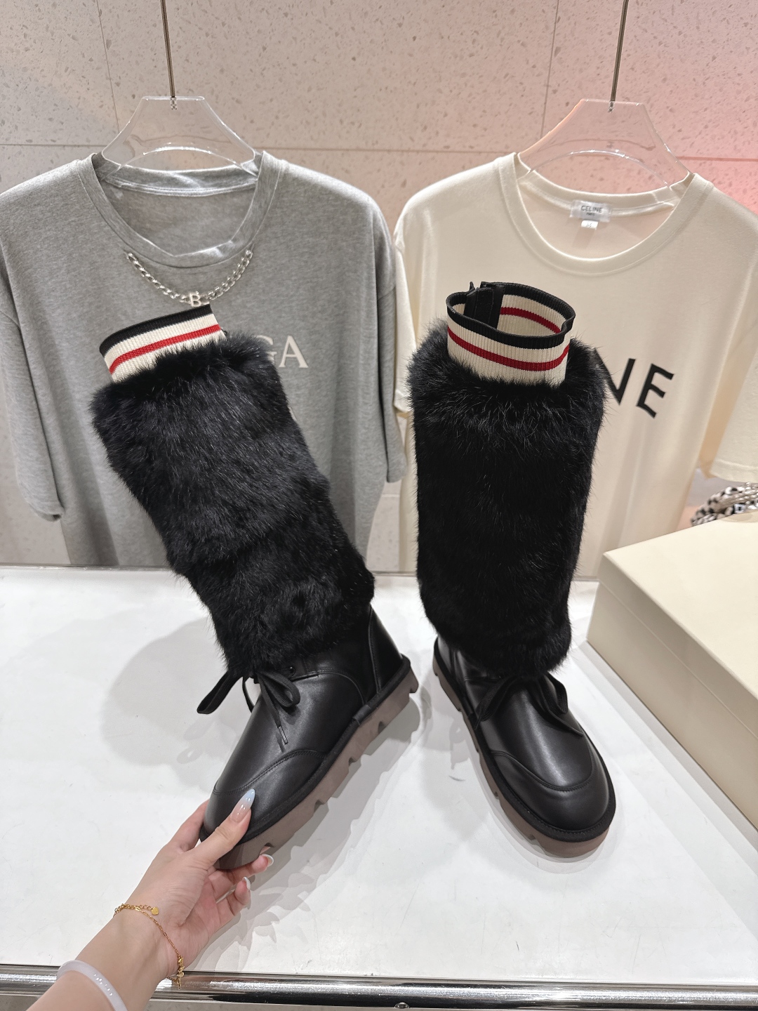 高版本出厂
  Brunello Cucinelli 新款BC秋冬保暖羊毛靴子长靴系列，市场高版本
BC
