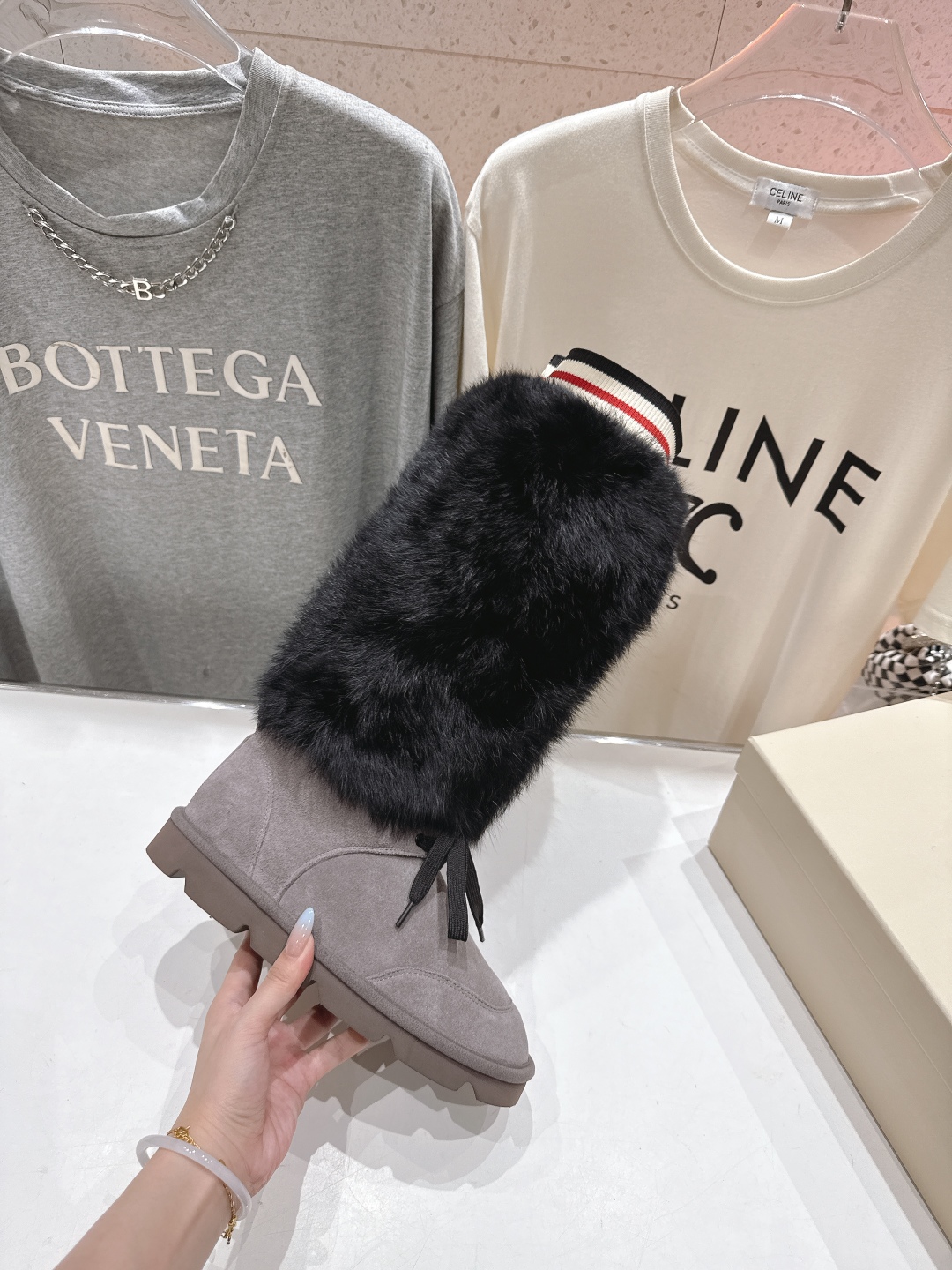 高版本出厂
  Brunello Cucinelli 新款BC秋冬保暖羊毛靴子长靴系列，市场高版本
BC