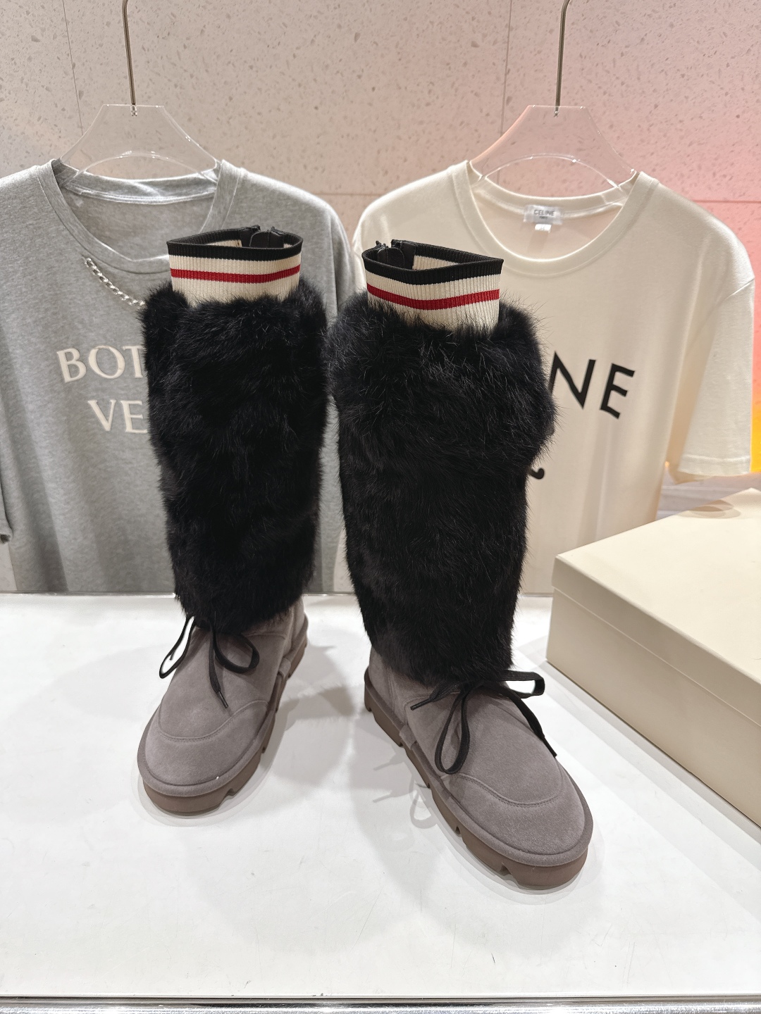 高版本出厂
  Brunello Cucinelli 新款BC秋冬保暖羊毛靴子长靴系列，市场高版本
BC