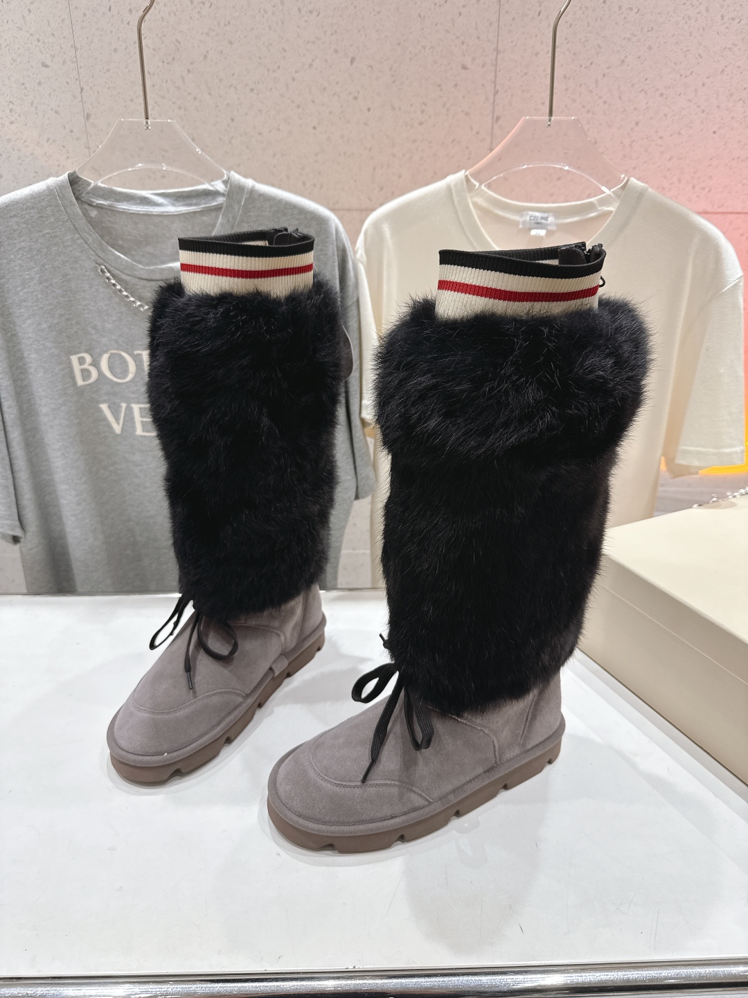 高版本出厂
  Brunello Cucinelli 新款BC秋冬保暖羊毛靴子长靴系列，市场高版本
BC