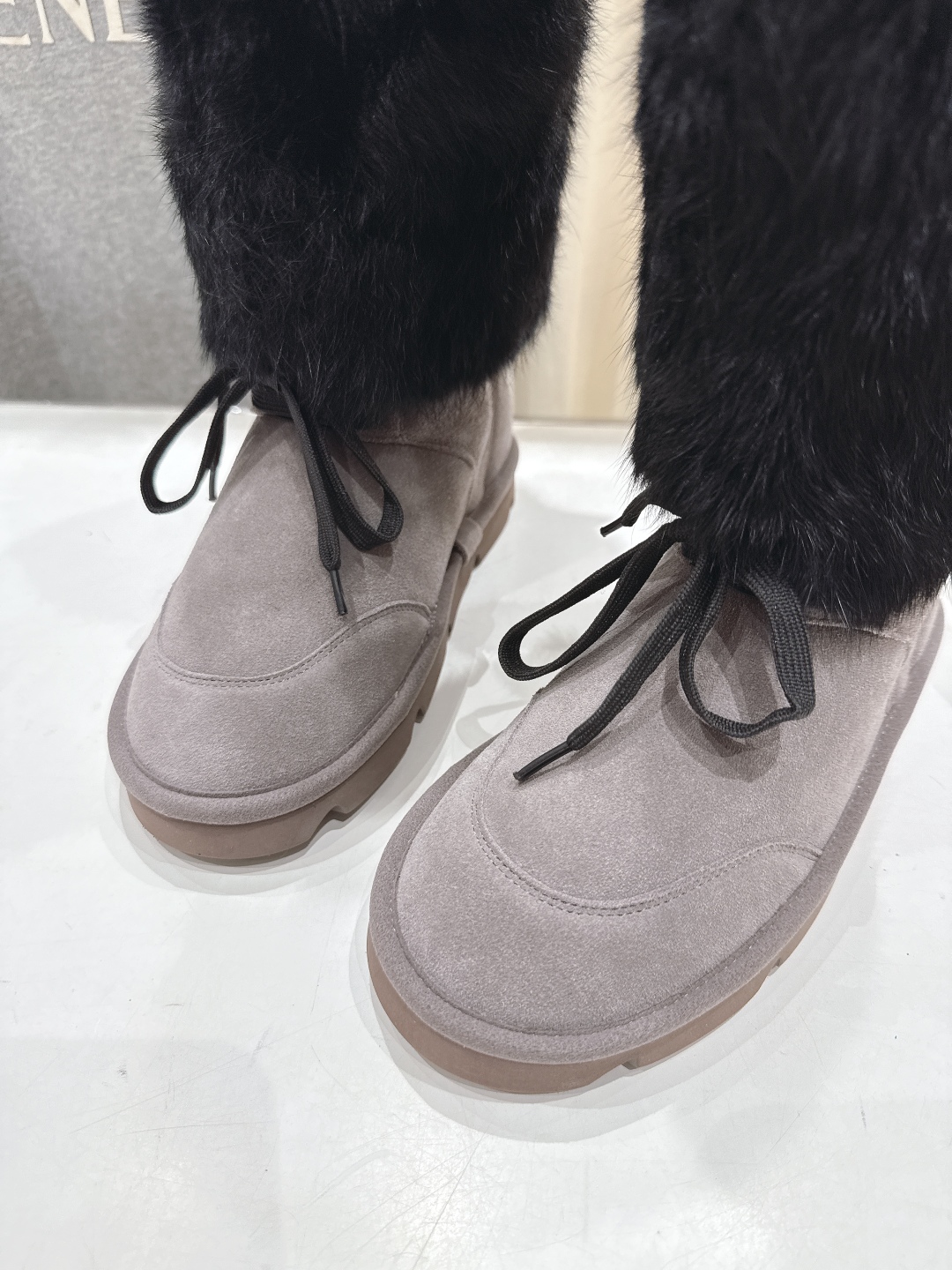高版本出厂
  Brunello Cucinelli 新款BC秋冬保暖羊毛靴子长靴系列，市场高版本
BC
