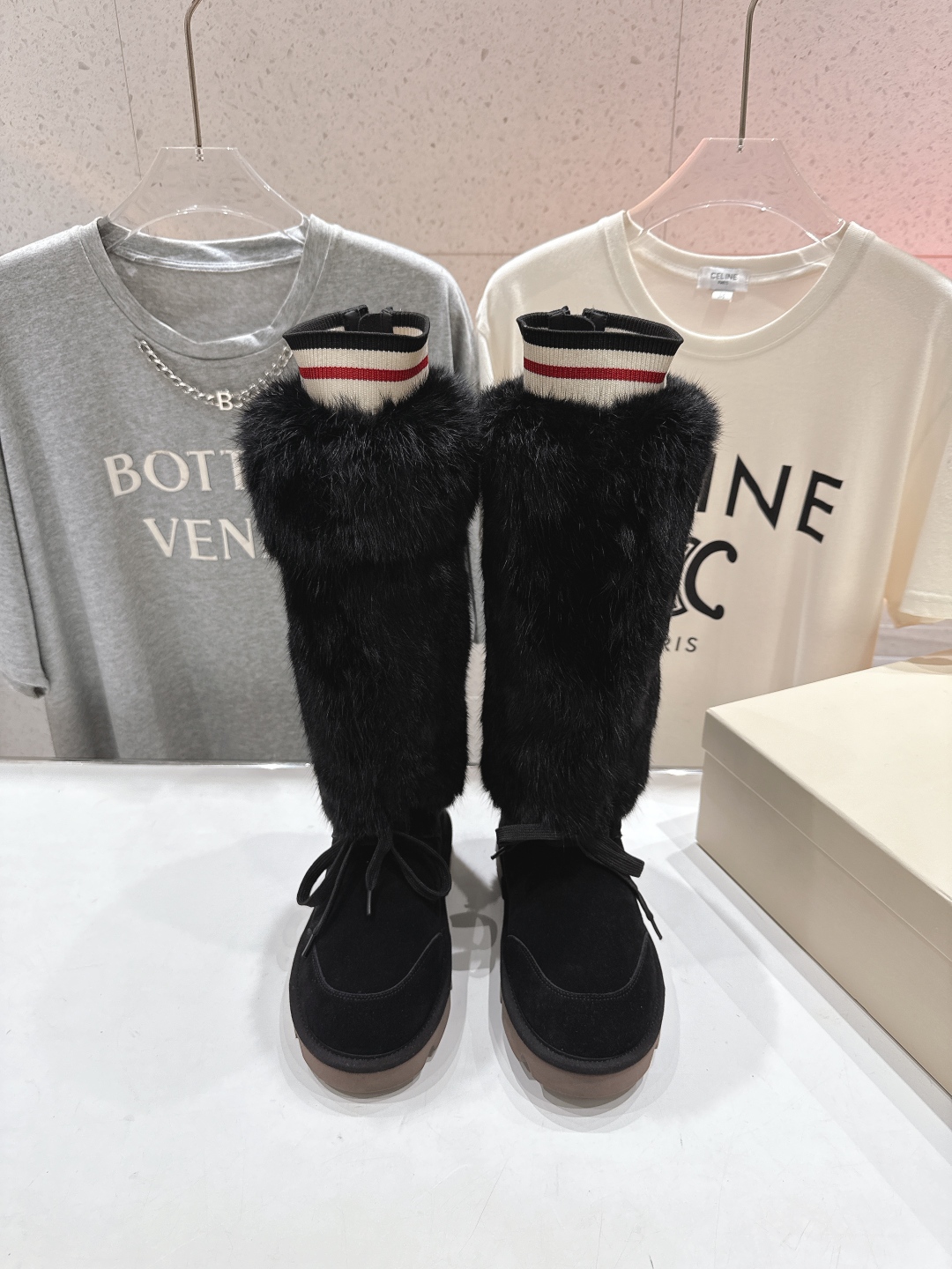 高版本出厂
  Brunello Cucinelli 新款BC秋冬保暖羊毛靴子长靴系列，市场高版本
BC