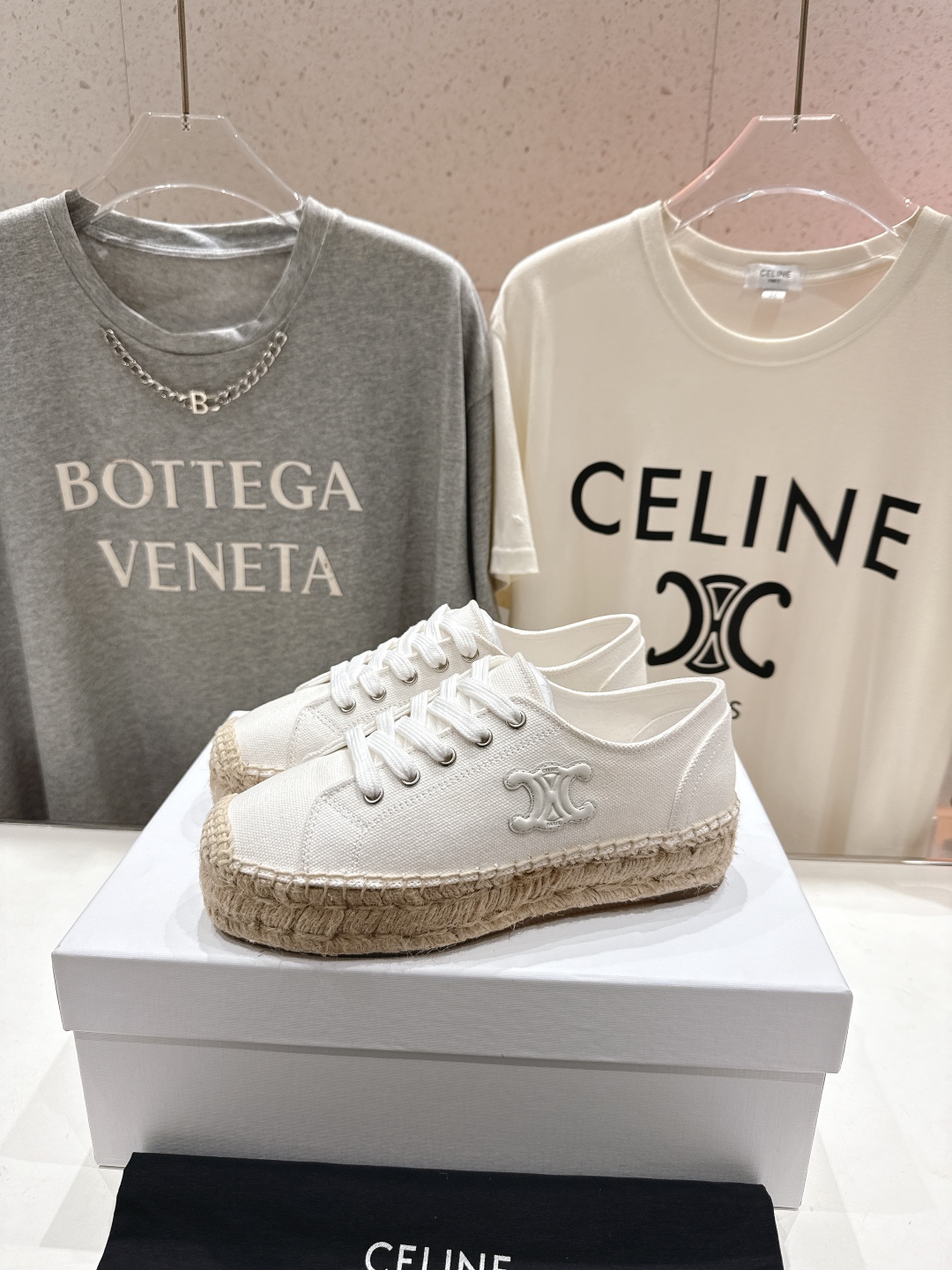 高版本出厂
 Celine*塞琳2025ss新款麻绳底渔夫鞋厚底系带休闲鞋帆布鞋，高级感十足
网红ins