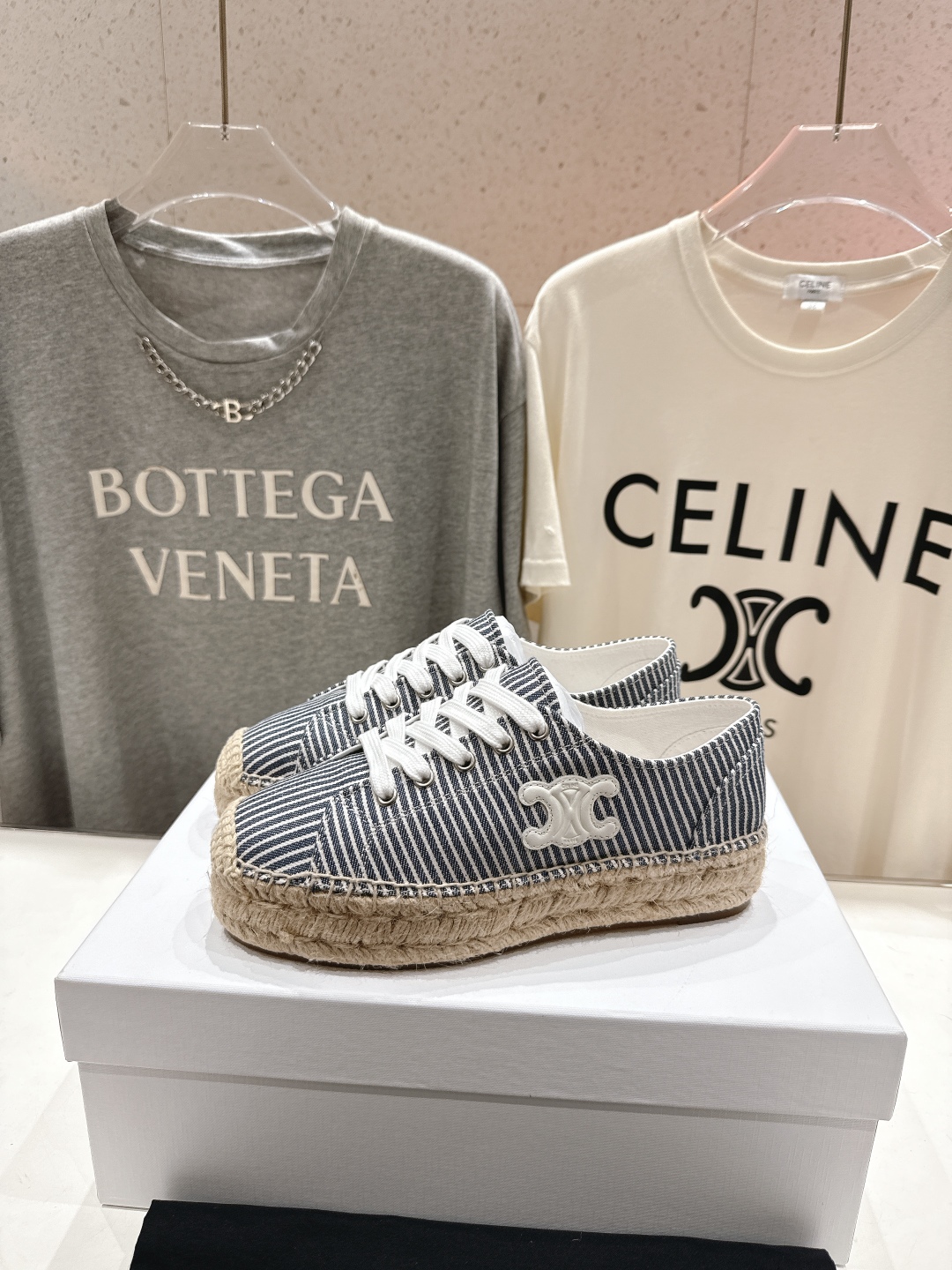 高版本出厂
 Celine*塞琳2025ss新款麻绳底渔夫鞋厚底系带休闲鞋帆布鞋，高级感十足
网红ins