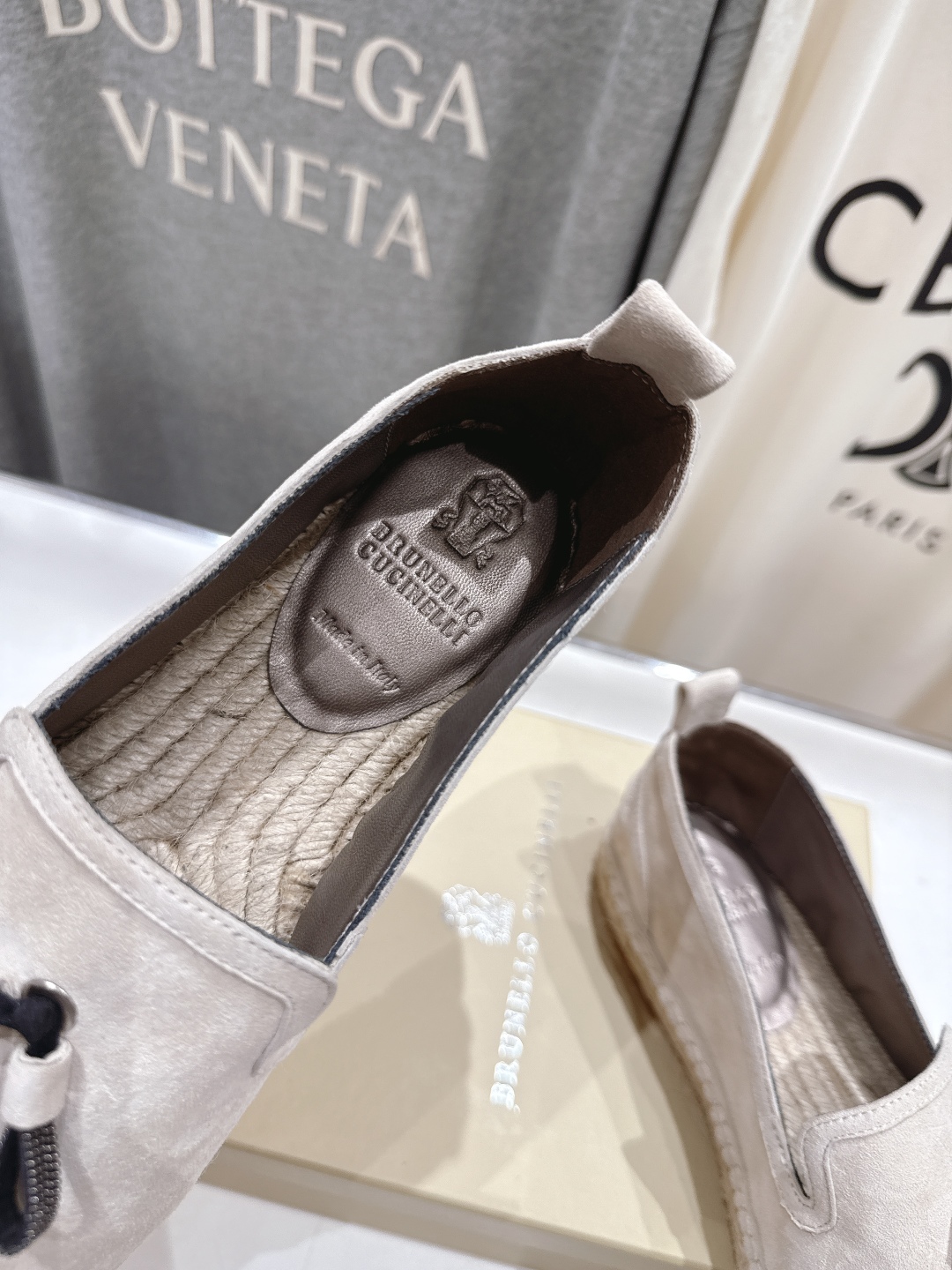 高版本出厂
   Brunello Cucinelli 新款BC麻绳底渔夫鞋系列，一脚蹬乐福鞋。网红推荐