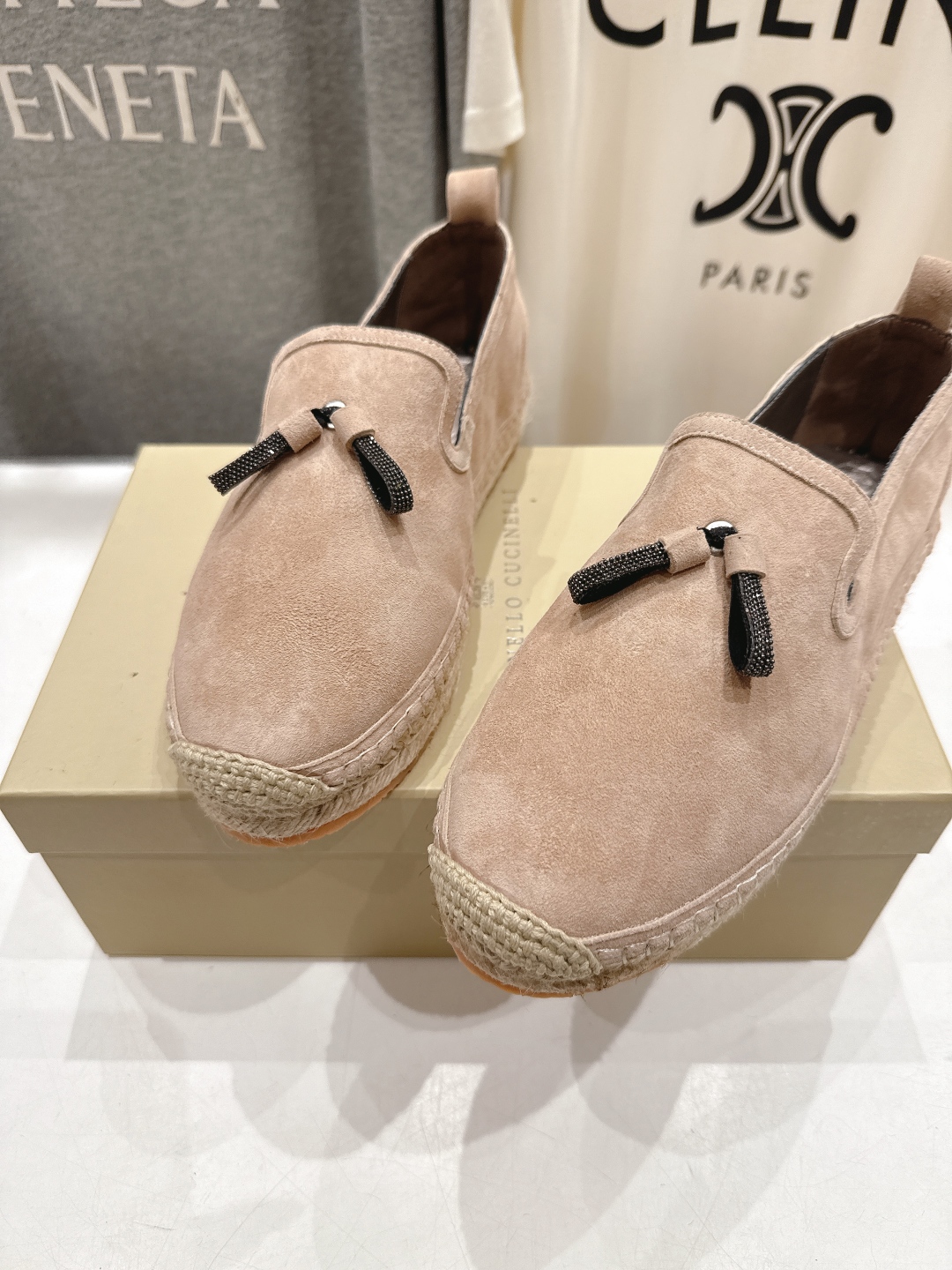 高版本出厂
   Brunello Cucinelli 新款BC麻绳底渔夫鞋系列，一脚蹬乐福鞋。网红推荐