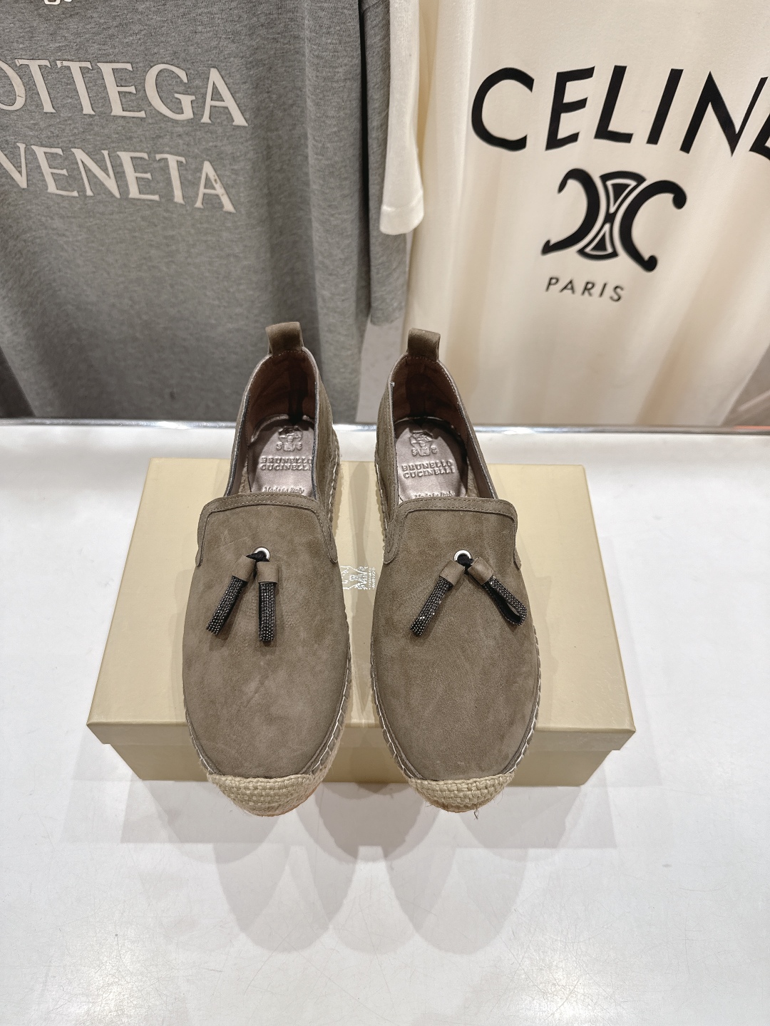 高版本出厂
   Brunello Cucinelli 新款BC麻绳底渔夫鞋系列，一脚蹬乐福鞋。网红推荐