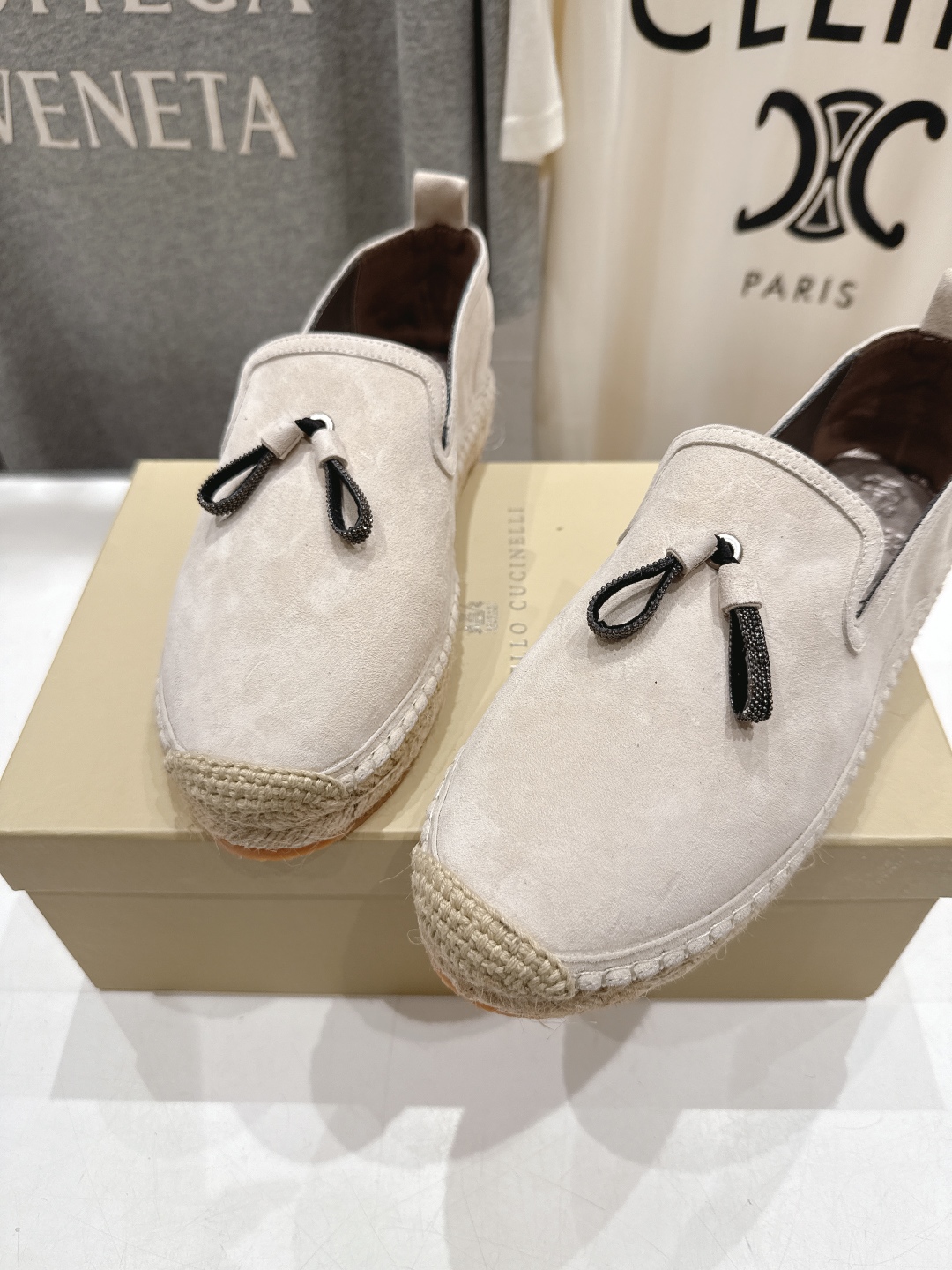 高版本出厂
   Brunello Cucinelli 新款BC麻绳底渔夫鞋系列，一脚蹬乐福鞋。网红推荐