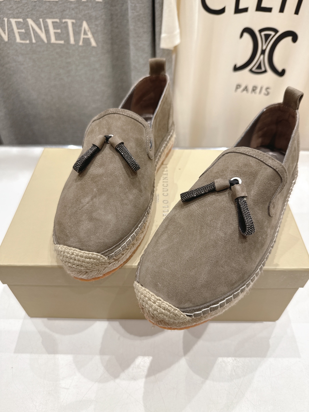 高版本出厂
   Brunello Cucinelli 新款BC麻绳底渔夫鞋系列，一脚蹬乐福鞋。网红推荐