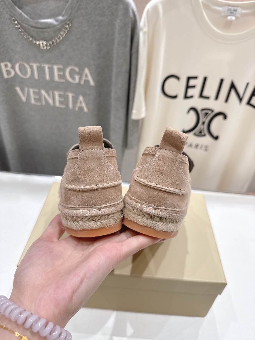 高版本出厂
   Brunello Cucinelli 新款BC麻绳底渔夫鞋系列，一脚蹬乐福鞋。网红推荐