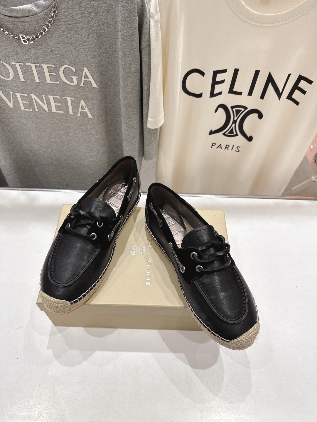 高版本出厂
   Brunello Cucinelli 新款BC麻绳底渔夫鞋系列，一脚蹬乐福鞋。网红推荐