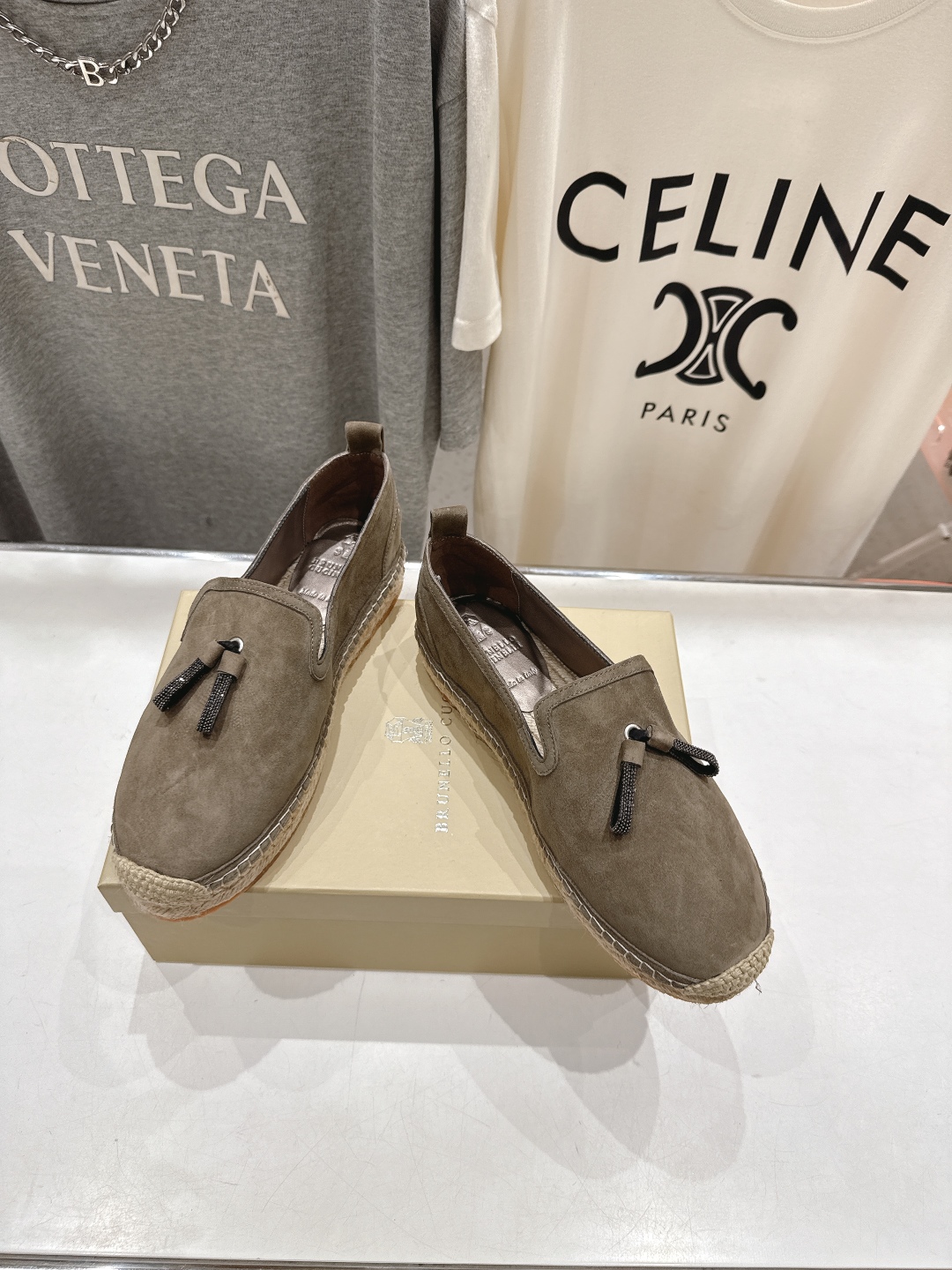 高版本出厂
   Brunello Cucinelli 新款BC麻绳底渔夫鞋系列，一脚蹬乐福鞋。网红推荐