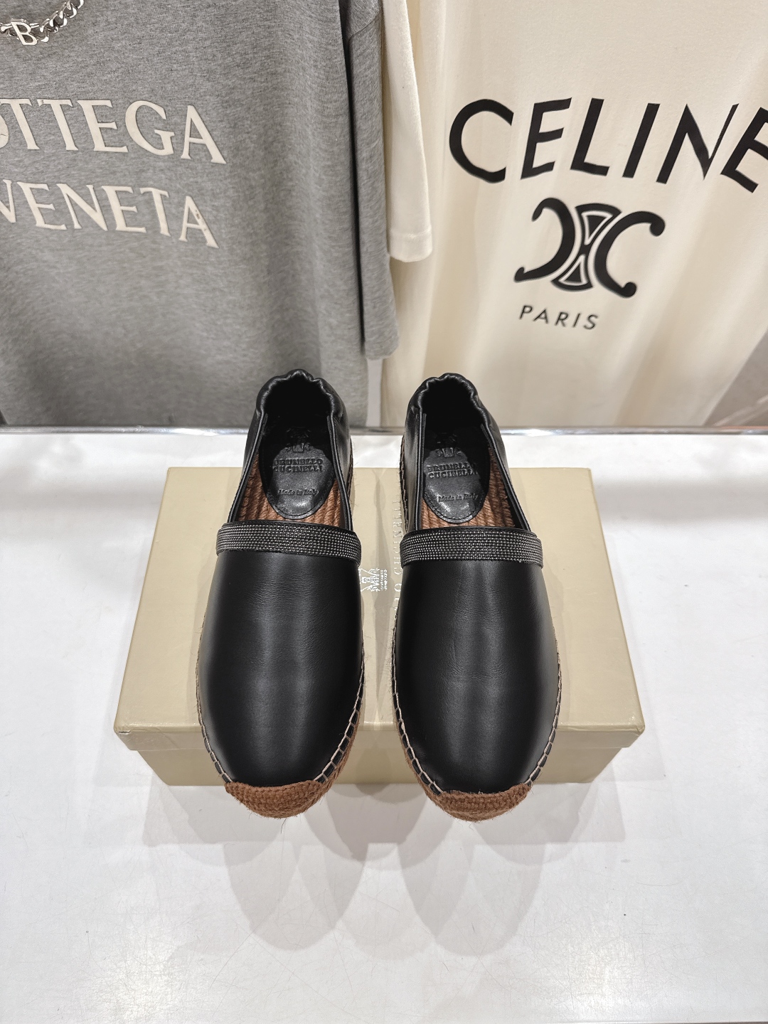 高版本出厂
   Brunello Cucinelli 新款BC麻绳底渔夫鞋系列，一脚蹬乐福鞋。网红推荐