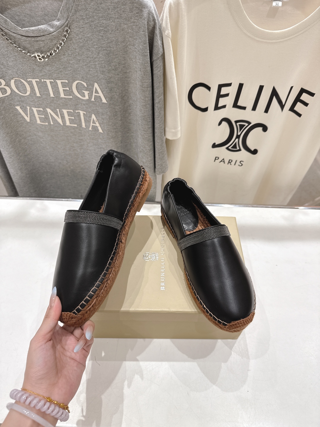 高版本出厂
   Brunello Cucinelli 新款BC麻绳底渔夫鞋系列，一脚蹬乐福鞋。网红推荐