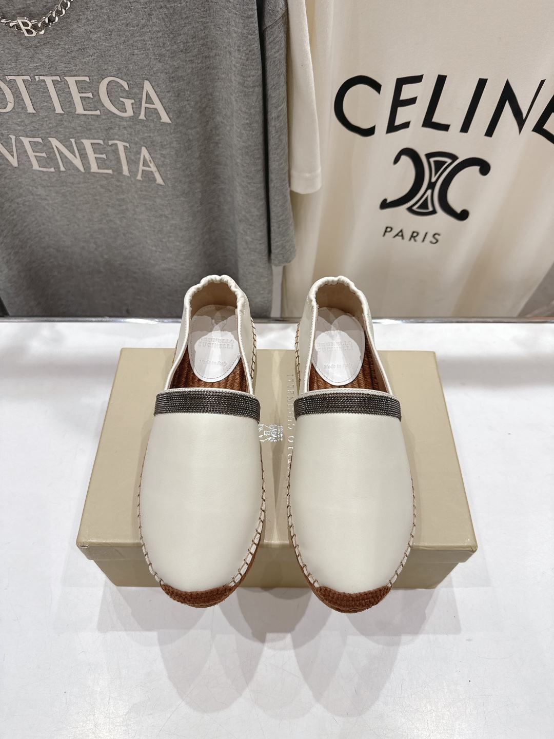 高版本出厂
   Brunello Cucinelli 新款BC麻绳底渔夫鞋系列，一脚蹬乐福鞋。网红推荐