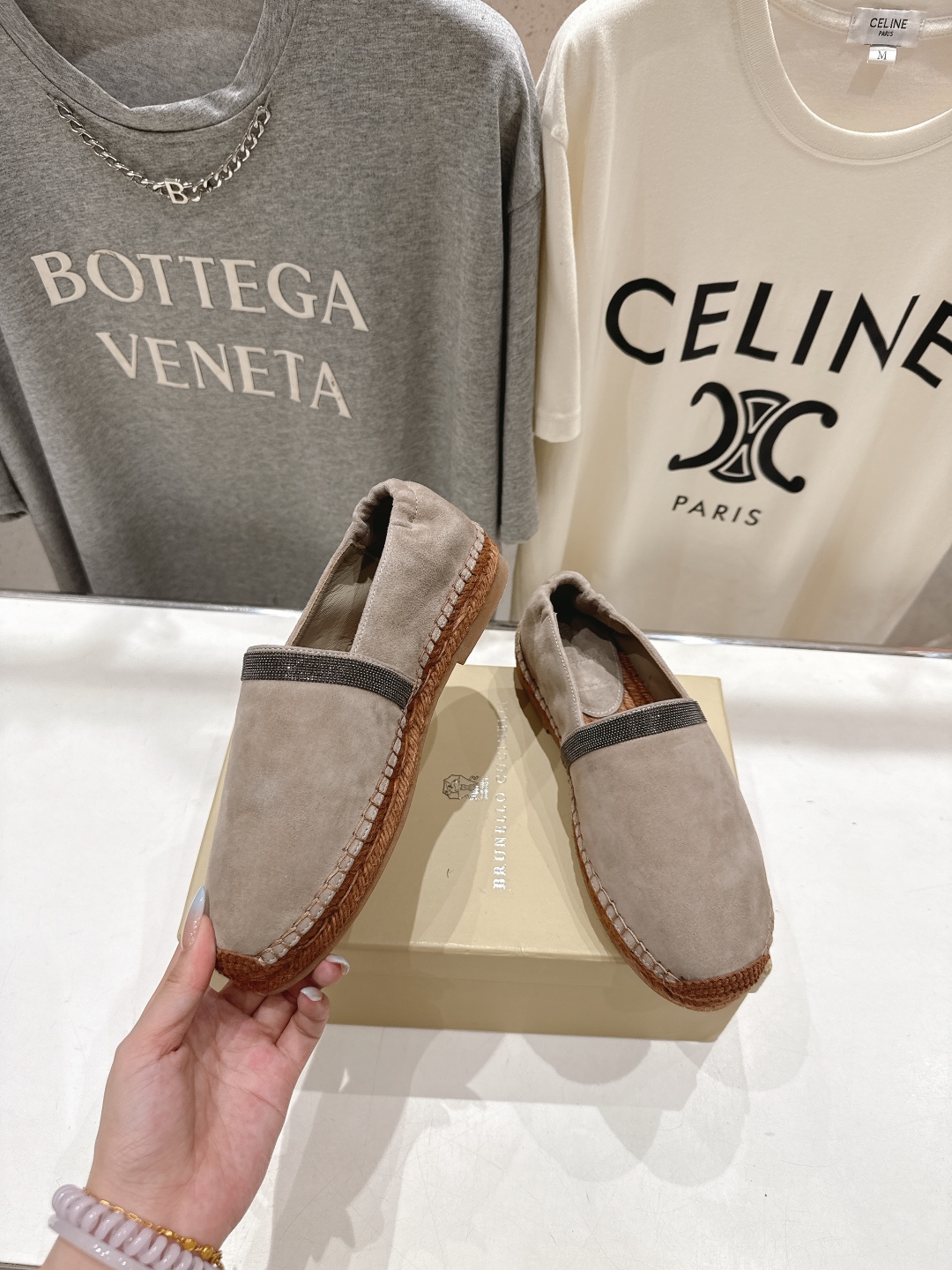 高版本出厂
   Brunello Cucinelli 新款BC麻绳底渔夫鞋系列，一脚蹬乐福鞋。网红推荐