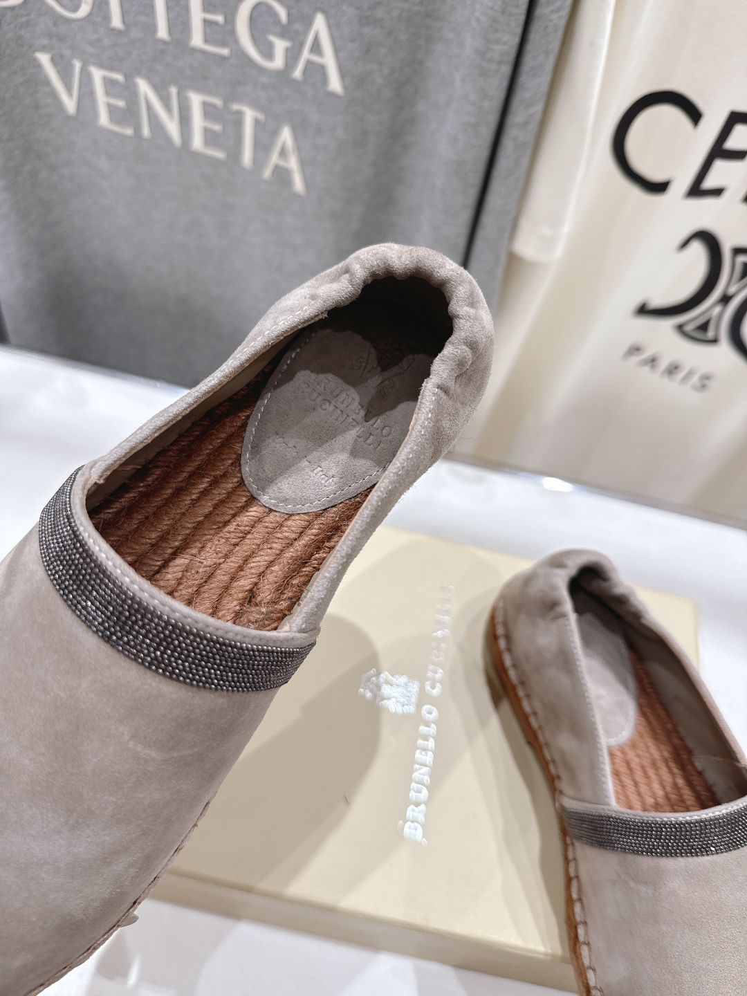 高版本出厂
   Brunello Cucinelli 新款BC麻绳底渔夫鞋系列，一脚蹬乐福鞋。网红推荐