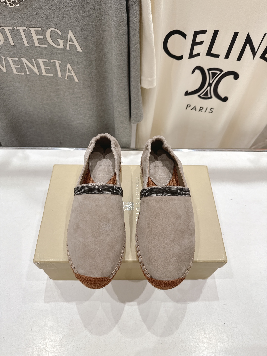 高版本出厂
   Brunello Cucinelli 新款BC麻绳底渔夫鞋系列，一脚蹬乐福鞋。网红推荐