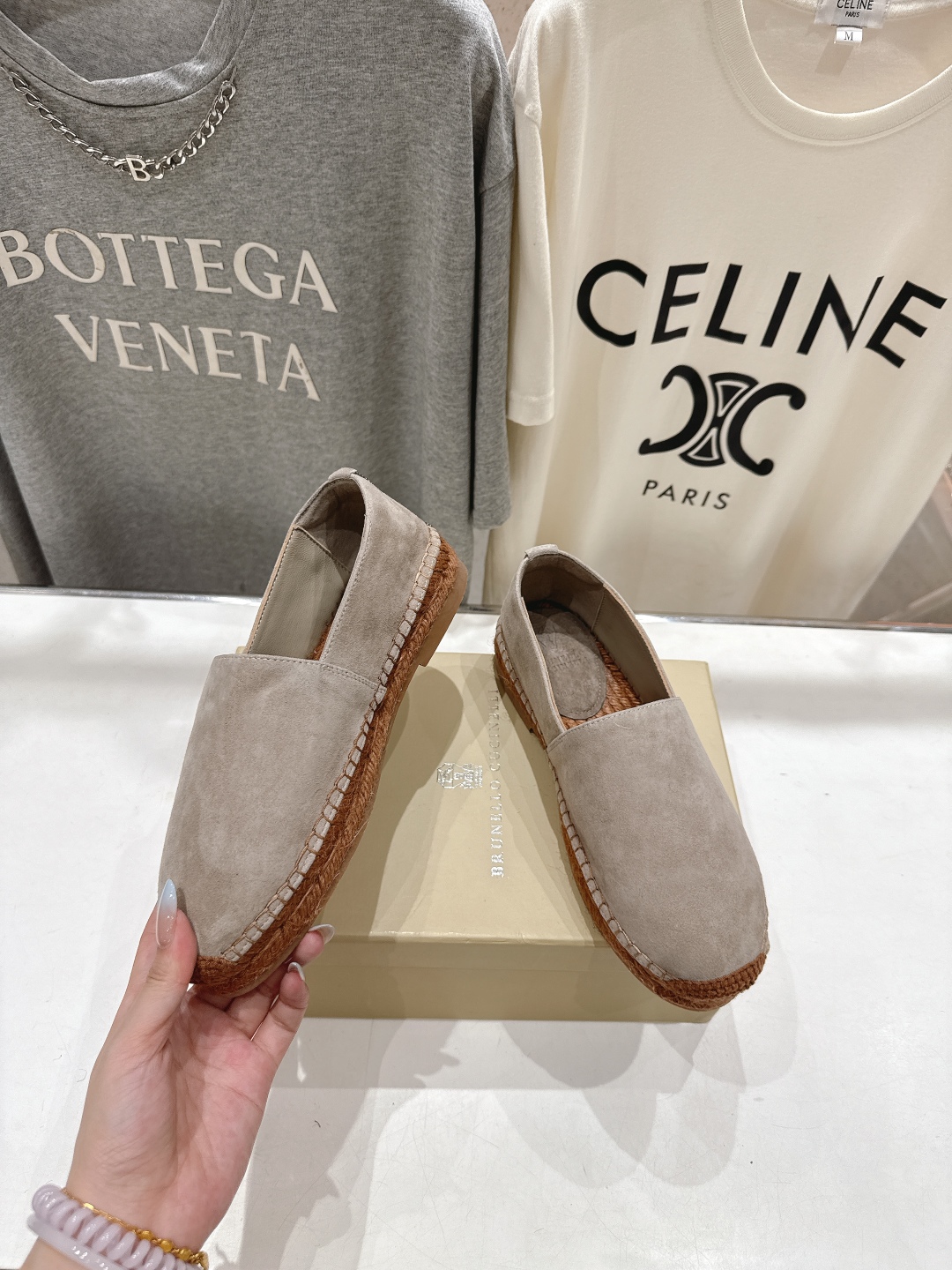 高版本出厂
   Brunello Cucinelli 新款BC麻绳底渔夫鞋系列，一脚蹬乐福鞋。网红推荐