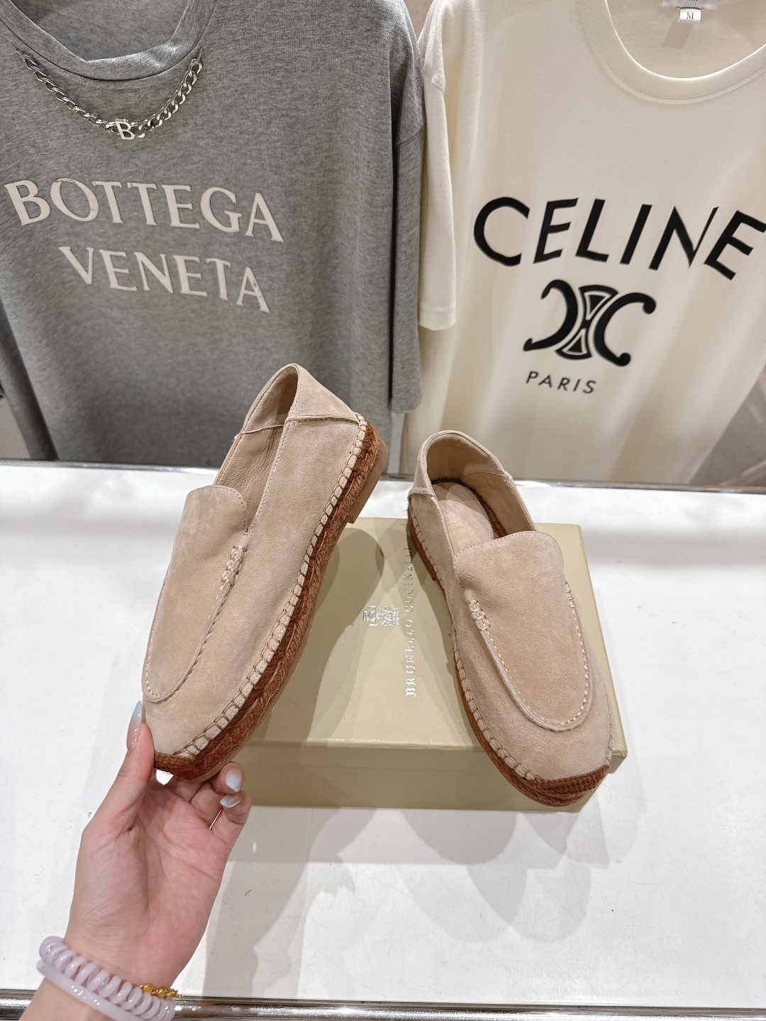 高版本出厂
   Brunello Cucinelli 新款BC麻绳底渔夫鞋系列，一脚蹬乐福鞋。网红推荐