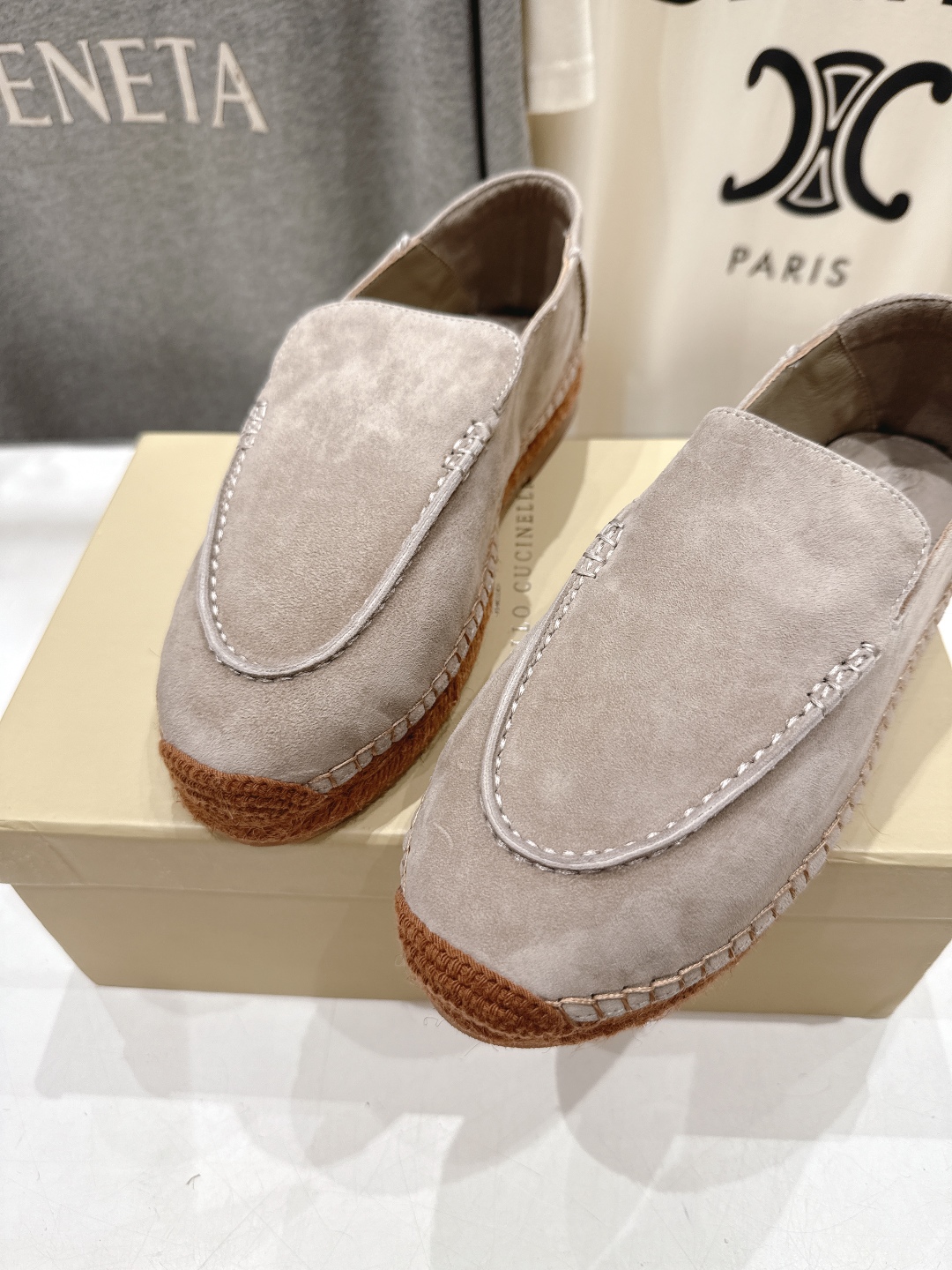 高版本出厂
   Brunello Cucinelli 新款BC麻绳底渔夫鞋系列，一脚蹬乐福鞋。网红推荐