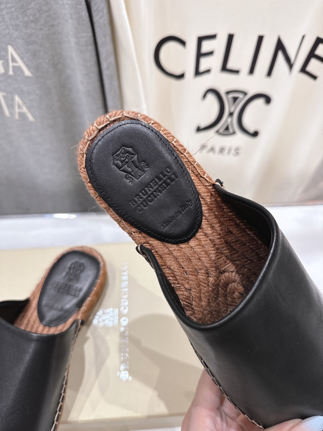 高版本出厂
   Brunello Cucinelli 新款BC麻绳底渔夫鞋系列，一脚蹬乐福鞋。网红推荐