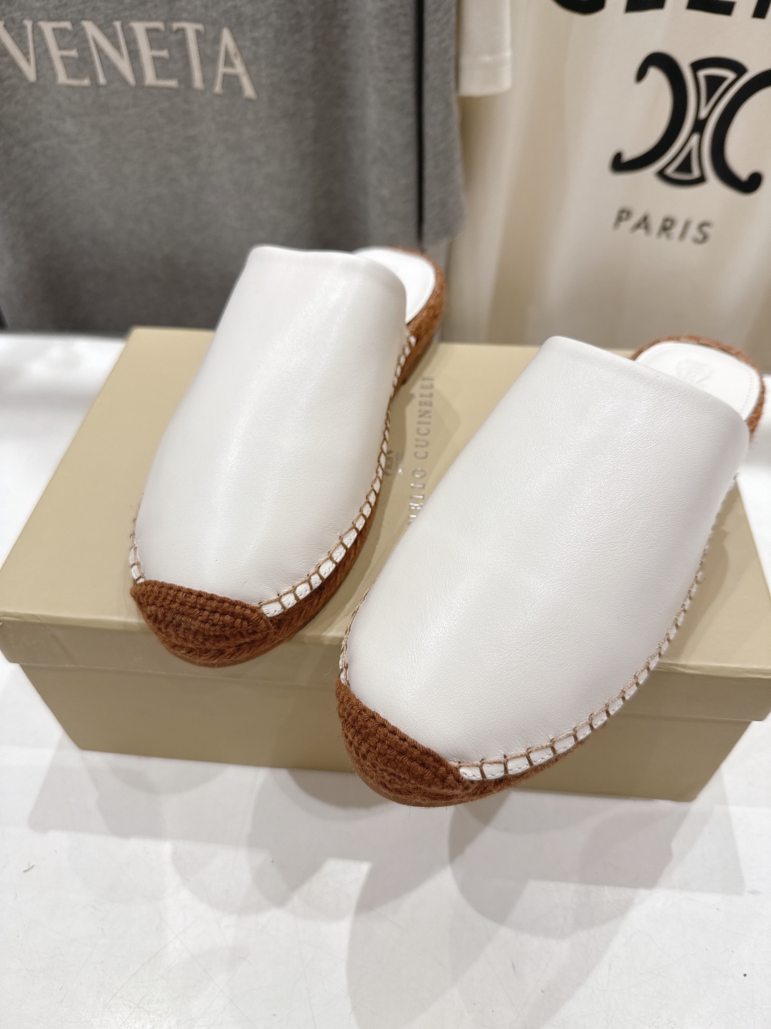 高版本出厂
   Brunello Cucinelli 新款BC麻绳底渔夫鞋系列，一脚蹬乐福鞋。网红推荐