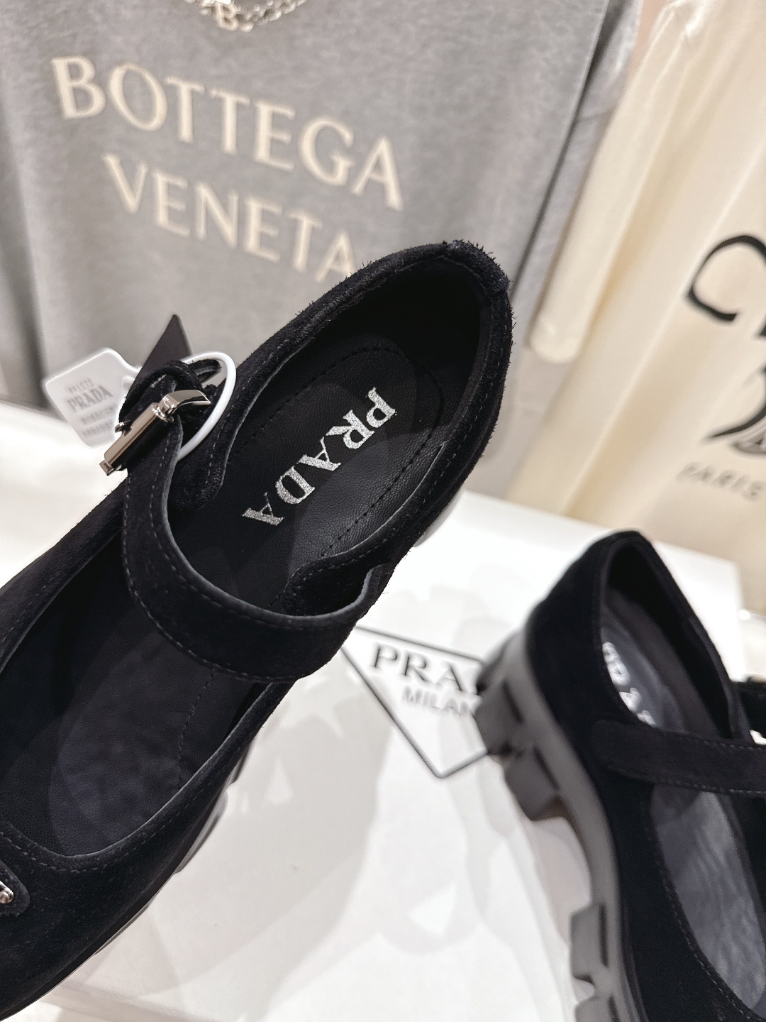 高版本出厂 prada* 普拉达ss25new arrival~P家新品三角扣厚底玛丽珍单鞋乐福鞋 顶级