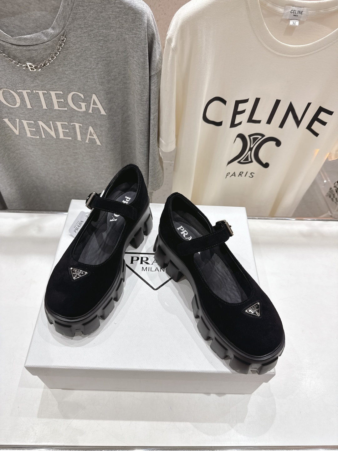 高版本出厂 prada* 普拉达ss25new arrival~P家新品三角扣厚底玛丽珍单鞋乐福鞋 顶级