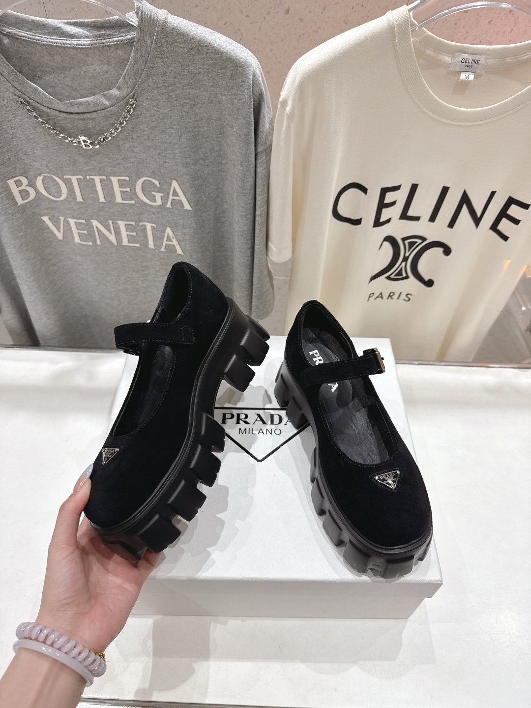 高版本出厂 prada* 普拉达ss25new arrival~P家新品三角扣厚底玛丽珍单鞋乐福鞋 顶级