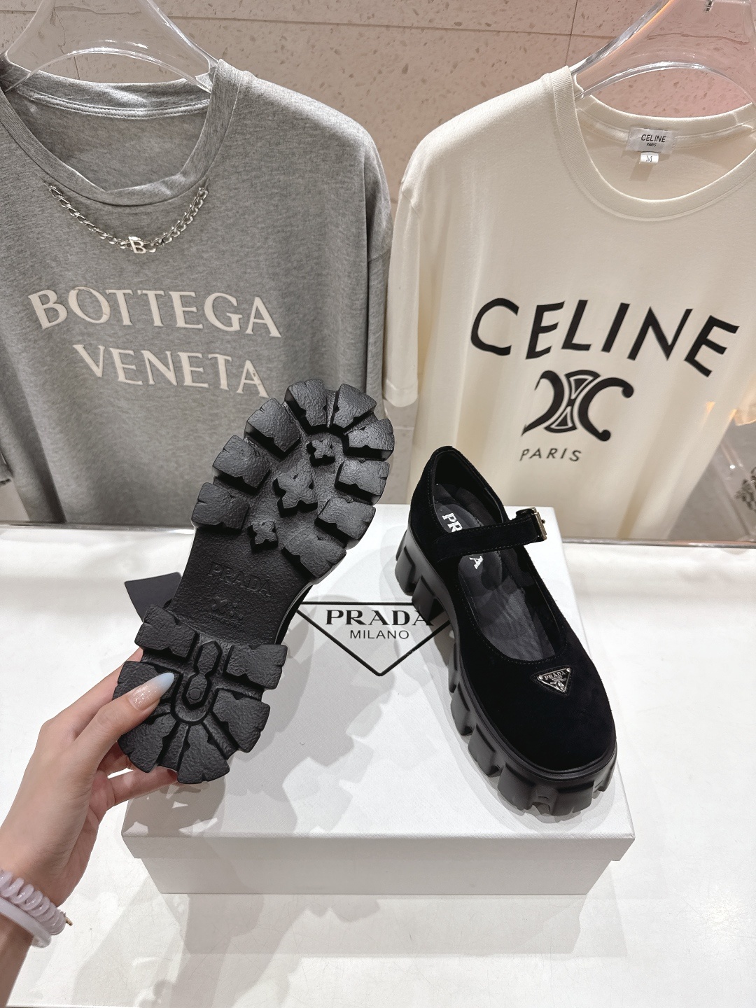高版本出厂 prada* 普拉达ss25new arrival~P家新品三角扣厚底玛丽珍单鞋乐福鞋 顶级