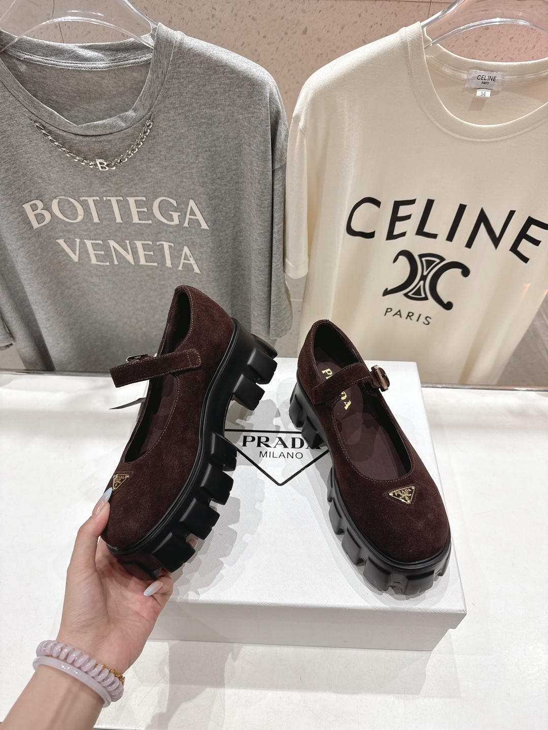 高版本出厂 prada* 普拉达ss25new arrival~P家新品三角扣厚底玛丽珍单鞋乐福鞋 顶级