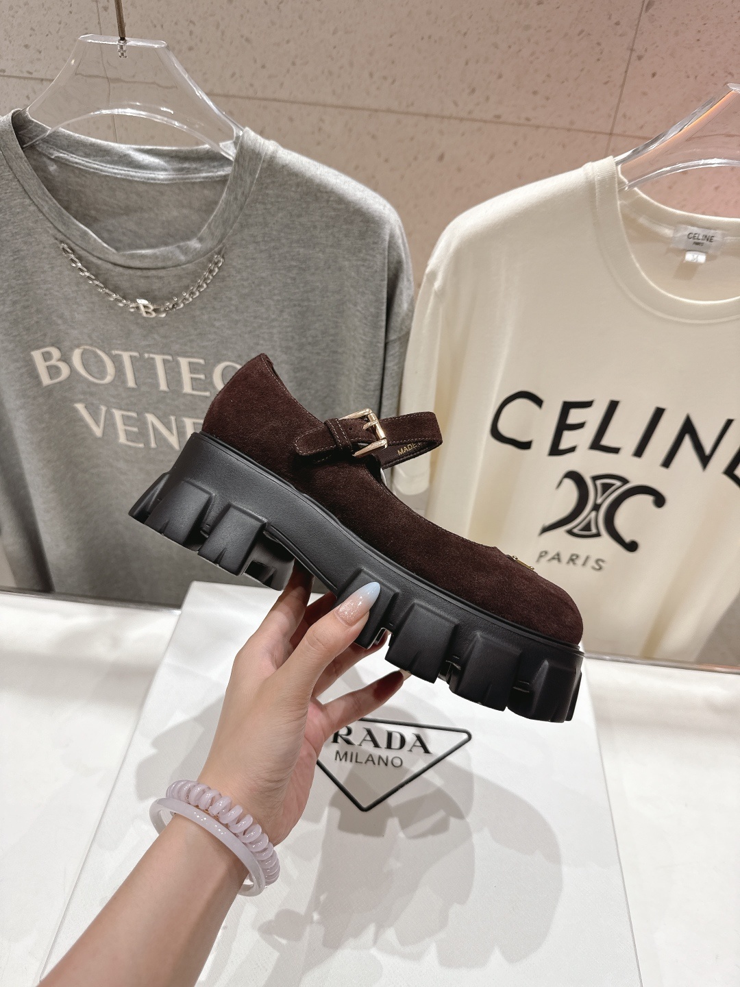 高版本出厂 prada* 普拉达ss25new arrival~P家新品三角扣厚底玛丽珍单鞋乐福鞋 顶级