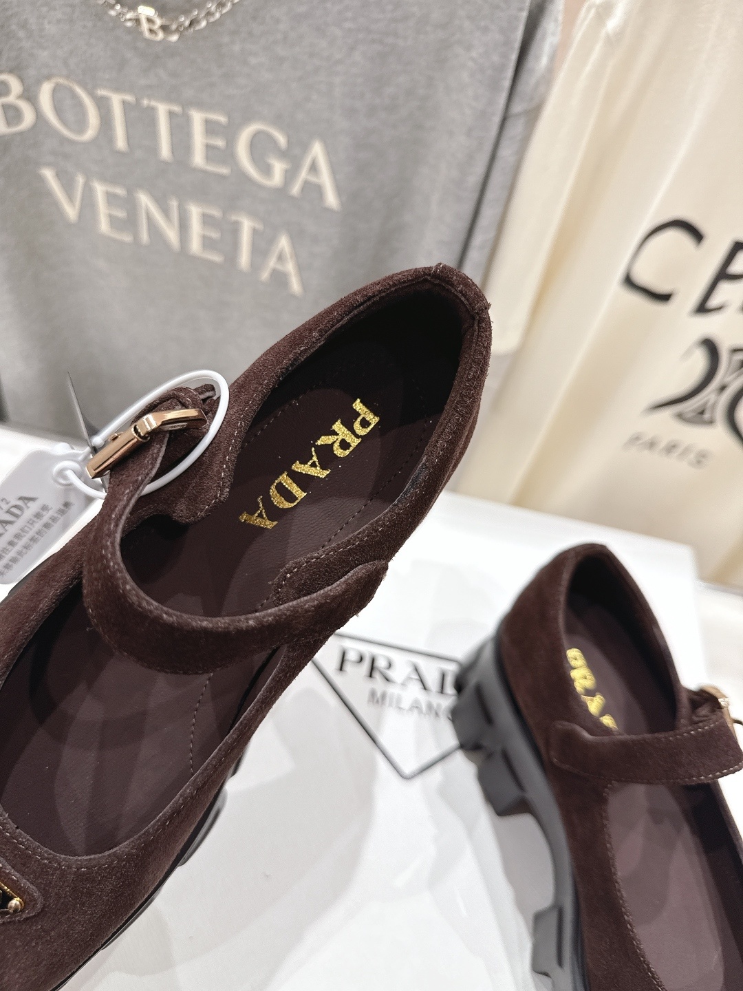 高版本出厂 prada* 普拉达ss25new arrival~P家新品三角扣厚底玛丽珍单鞋乐福鞋 顶级