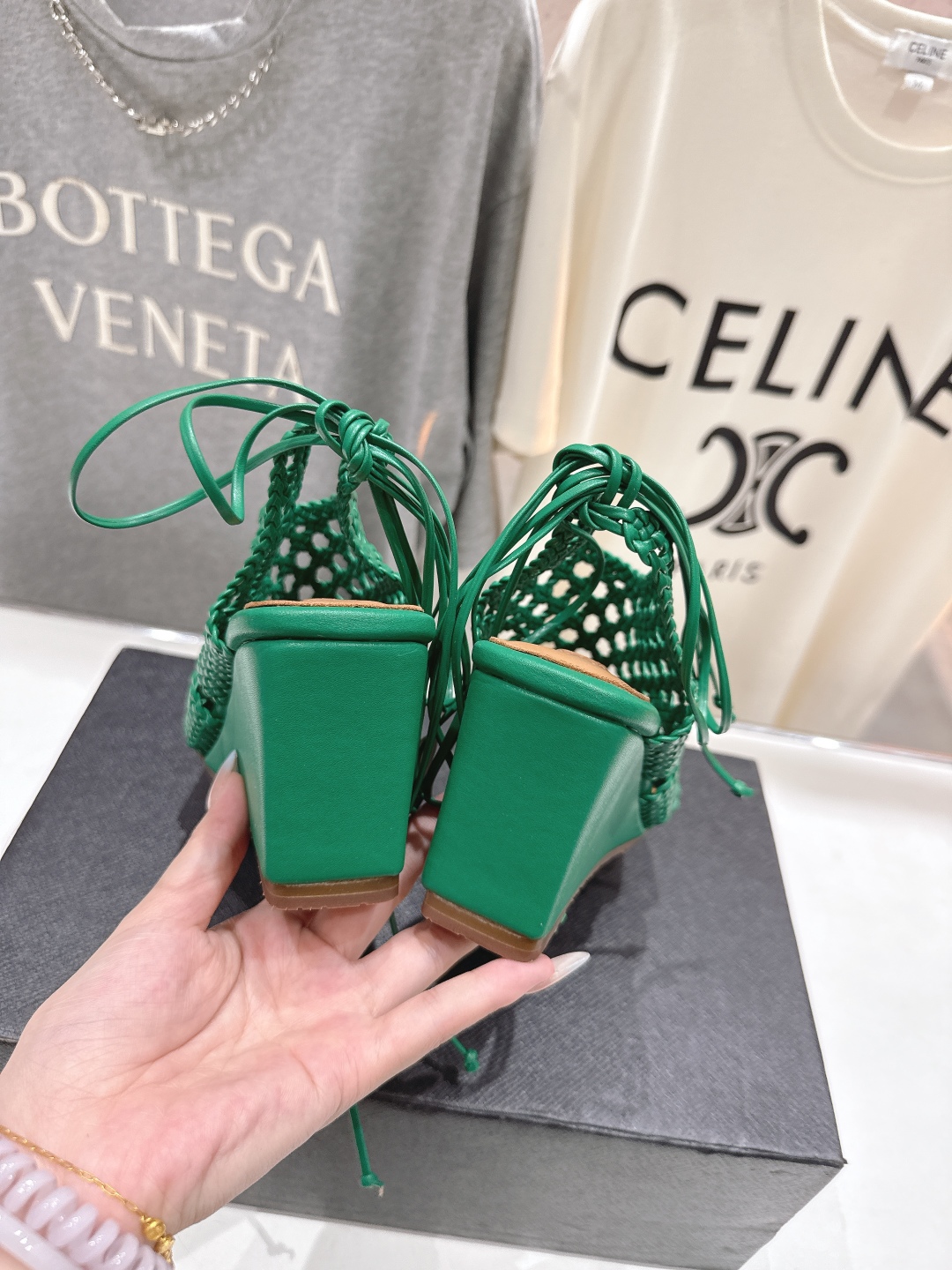 高版本出厂 独家新品 Alaia 阿莱亚25ss/ 走秀款厚底坡跟网面鞋凉鞋 最近超火的一款网面鞋章小蕙