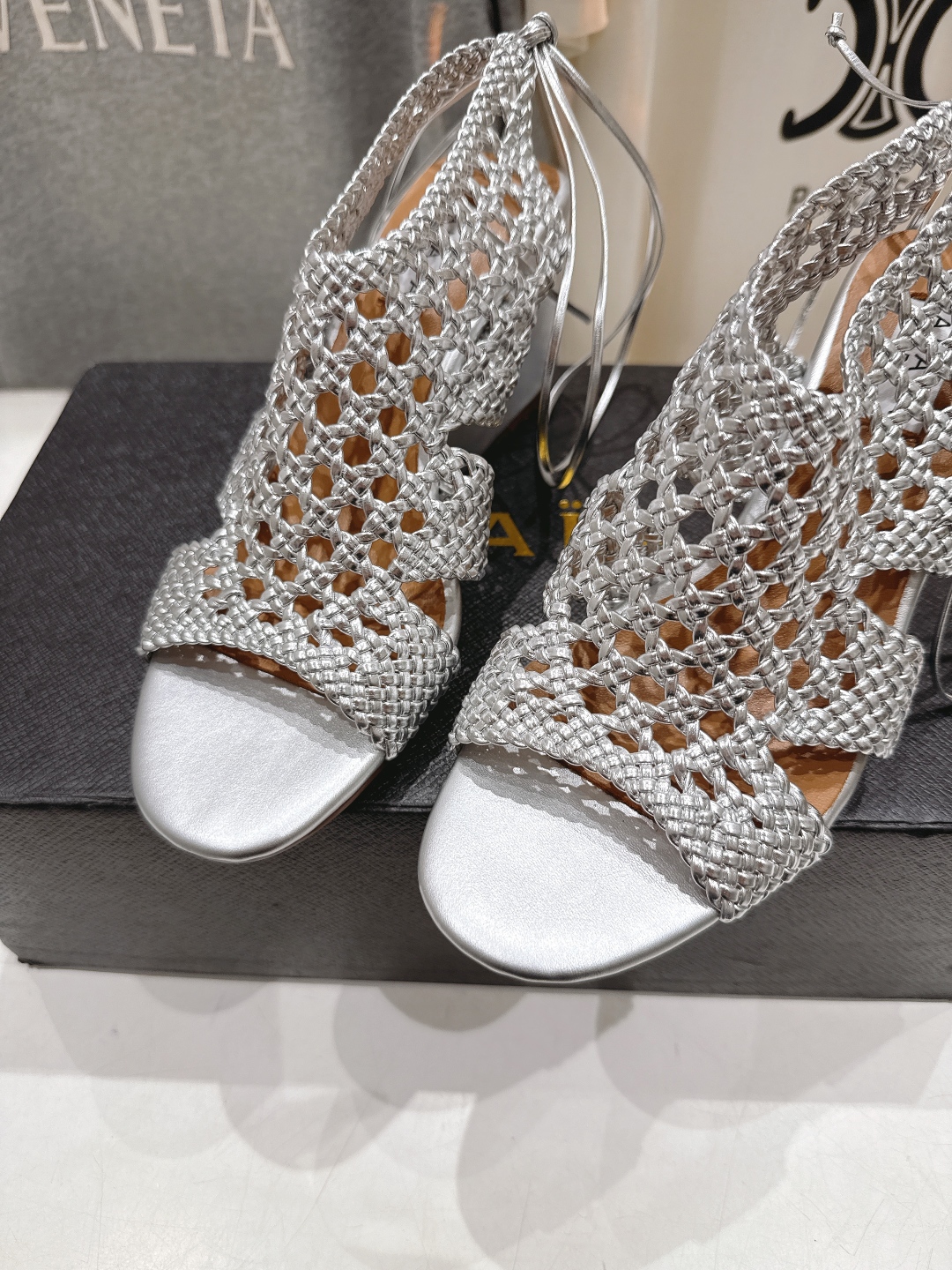 高版本出厂 独家新品 Alaia 阿莱亚25ss/ 走秀款厚底坡跟网面鞋凉鞋 最近超火的一款网面鞋章小蕙